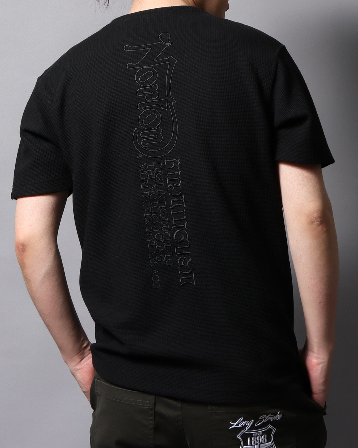 ブラック：178cm/75kg(Lサイズ着用)