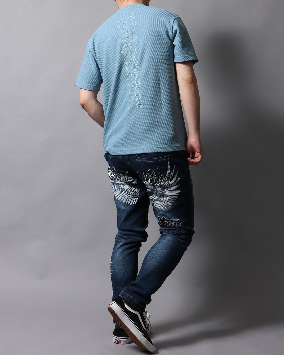 ブルー：178cm/75kg(Lサイズ着用)