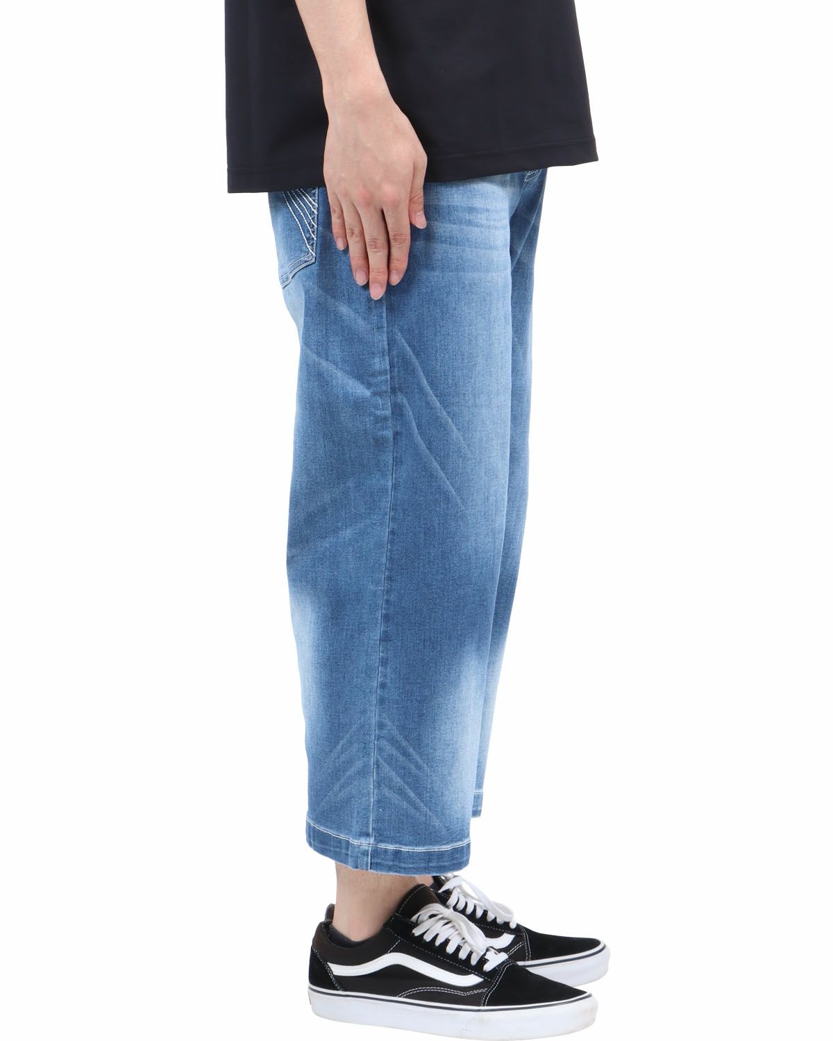 ブリーチ：173cm60kg(Mサイズ着用)