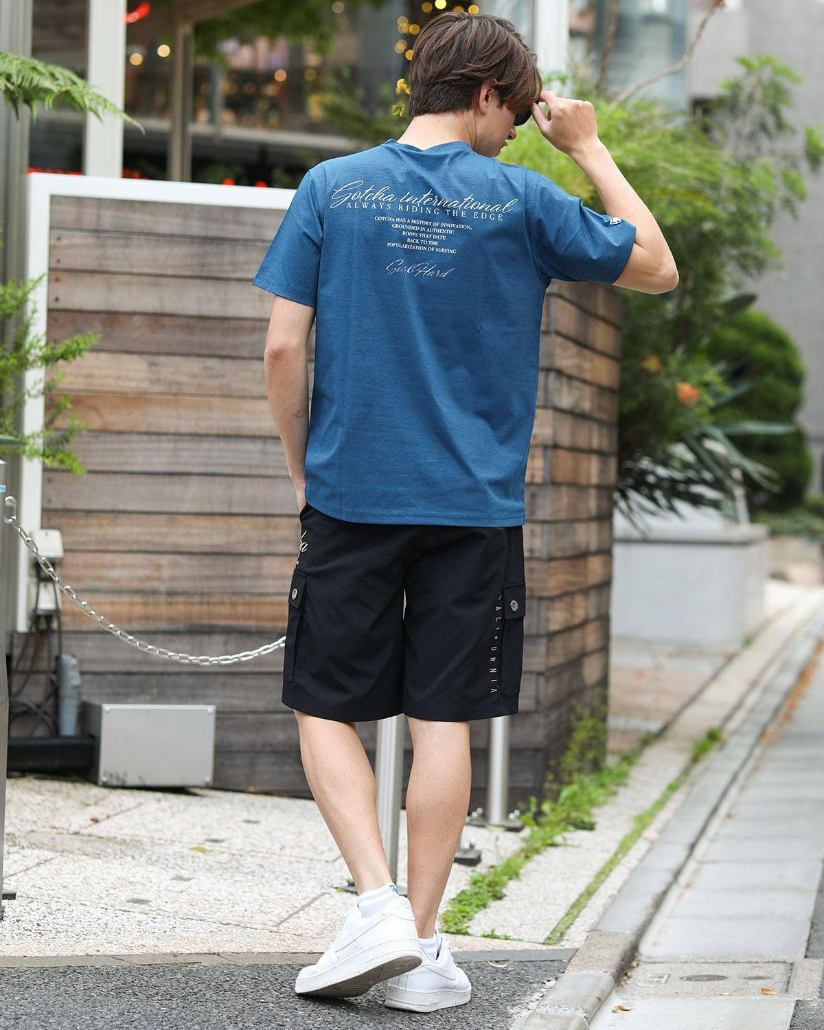 ブルー：180cm70kg(Lサイズ着用)