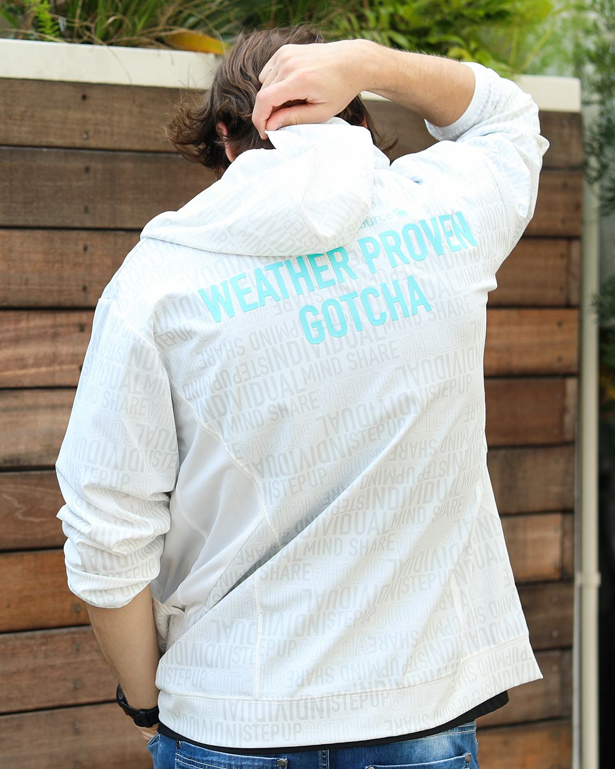 ホワイト：183cm/70kg(Lサイズ着用)