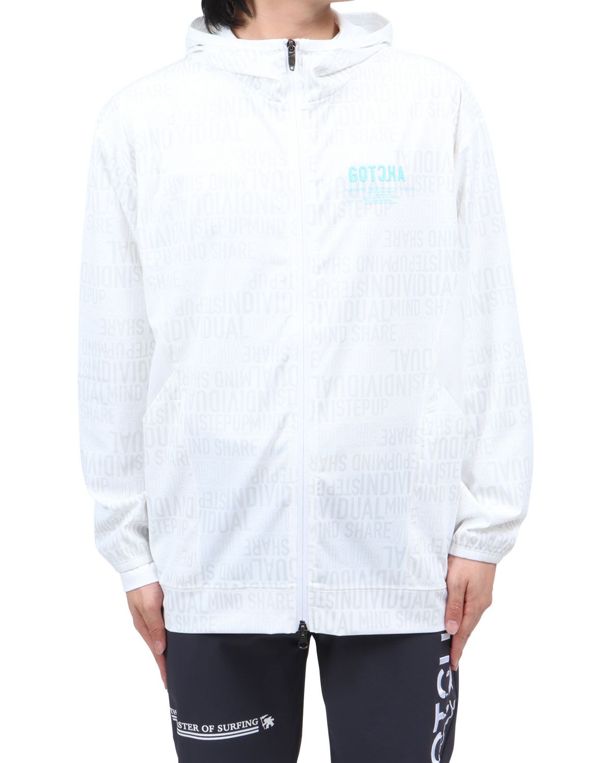 ホワイト：173cm60kg(Lサイズ着用