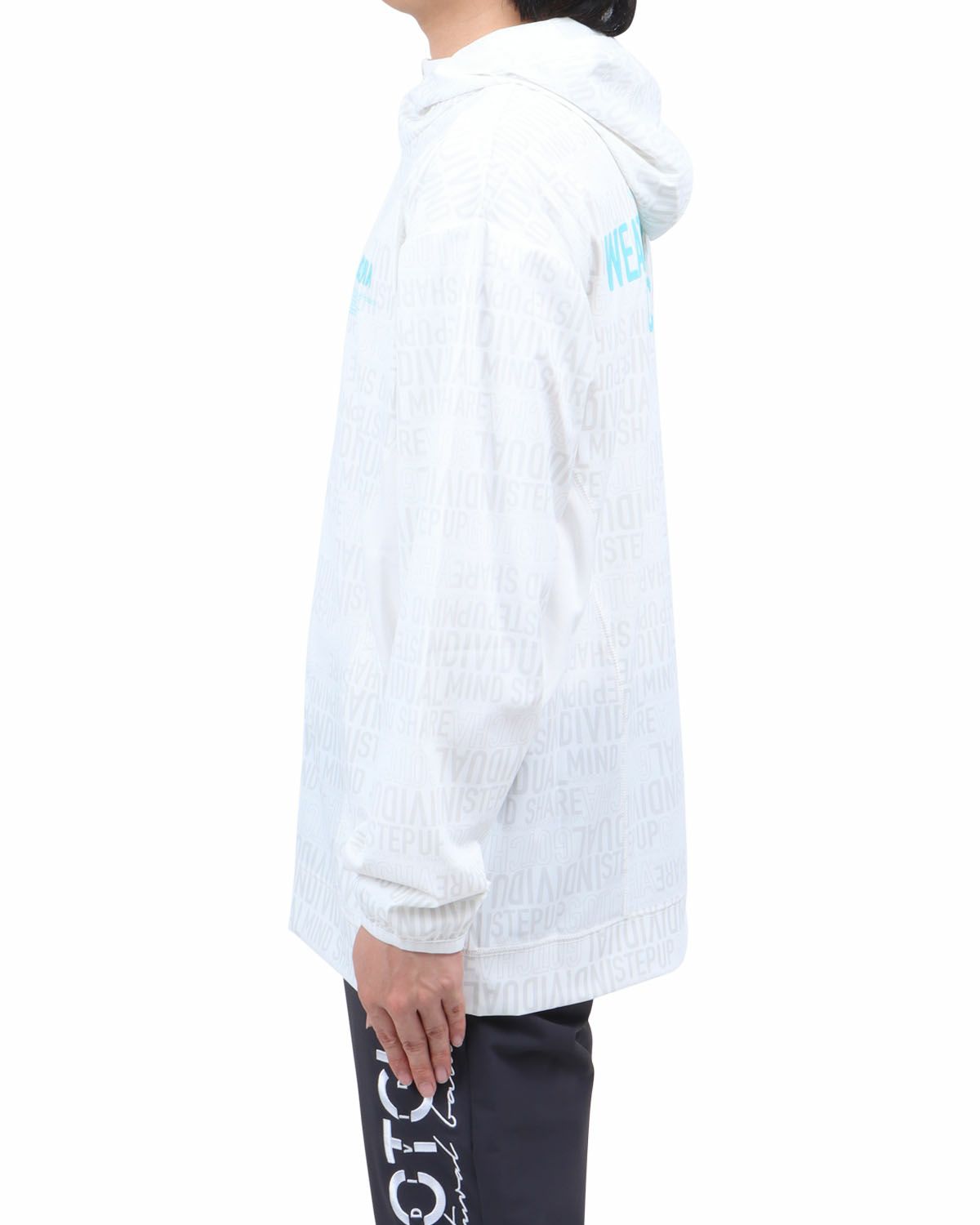 ホワイト：173cm60kg(Lサイズ着用