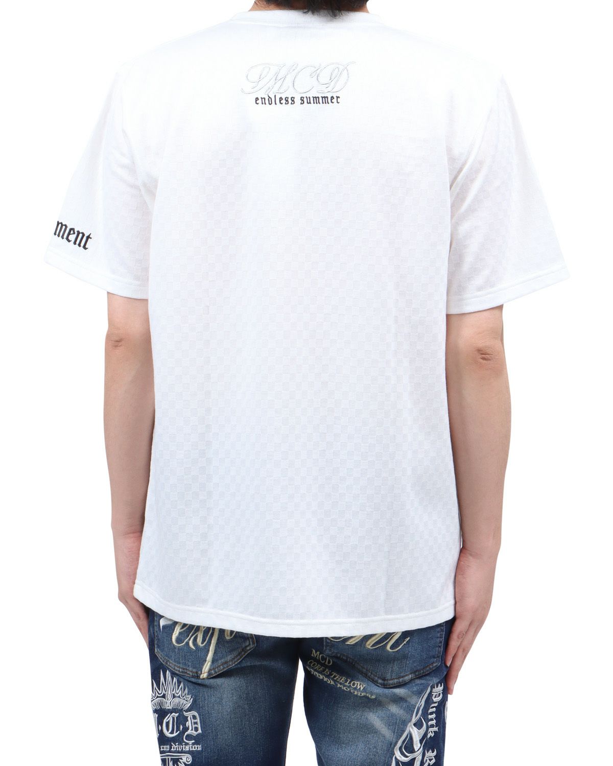 ホワイト：173cm60kg(Lサイズ着用