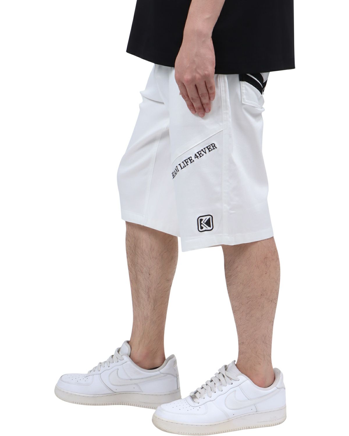 ホワイト：173cm60kg(Lサイズ着用