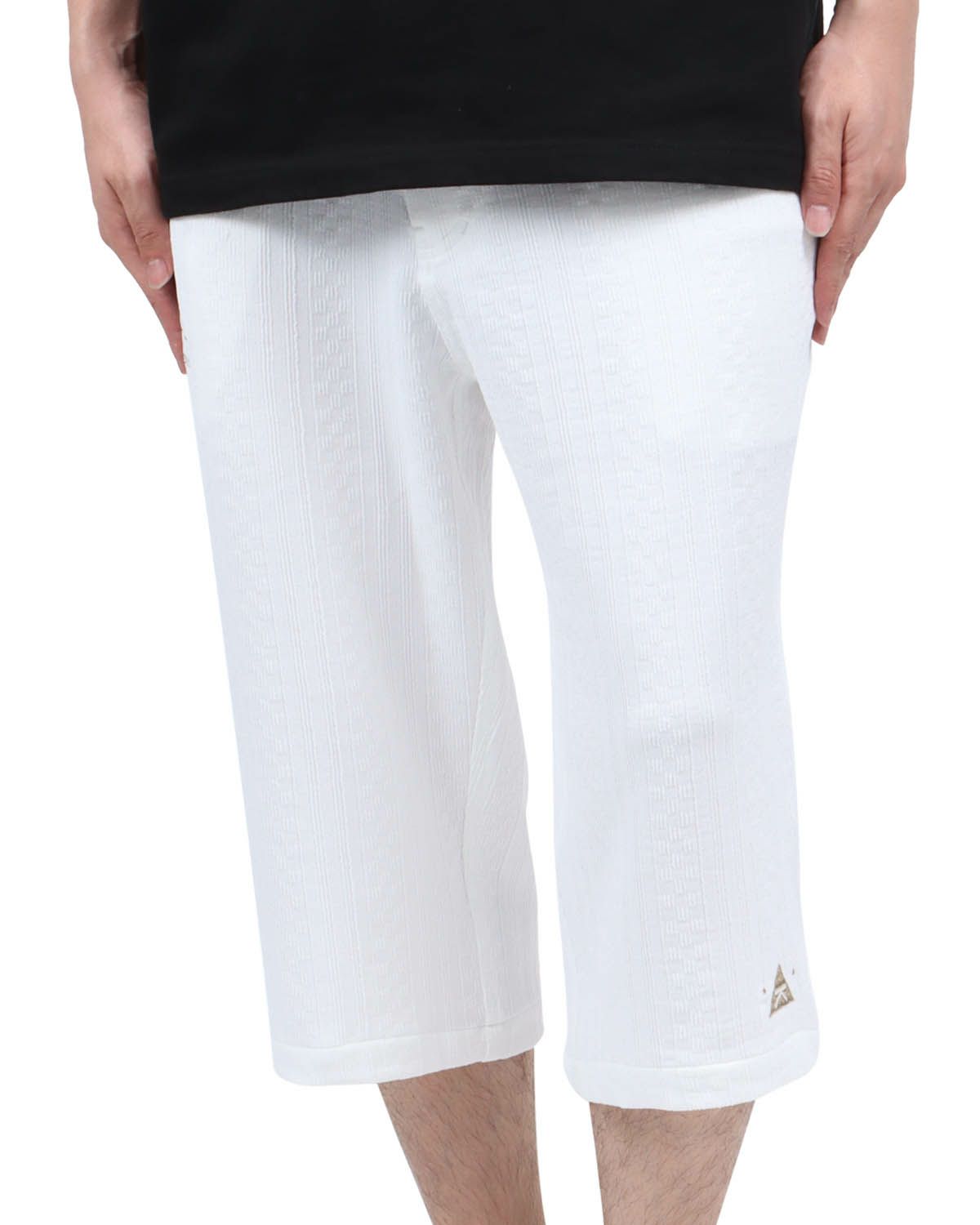 ホワイト：173cm60kg(Lサイズ着用