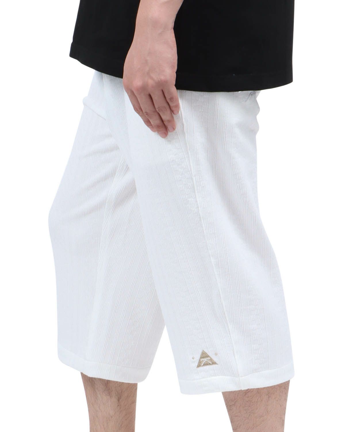 ホワイト：173cm60kg(Lサイズ着用