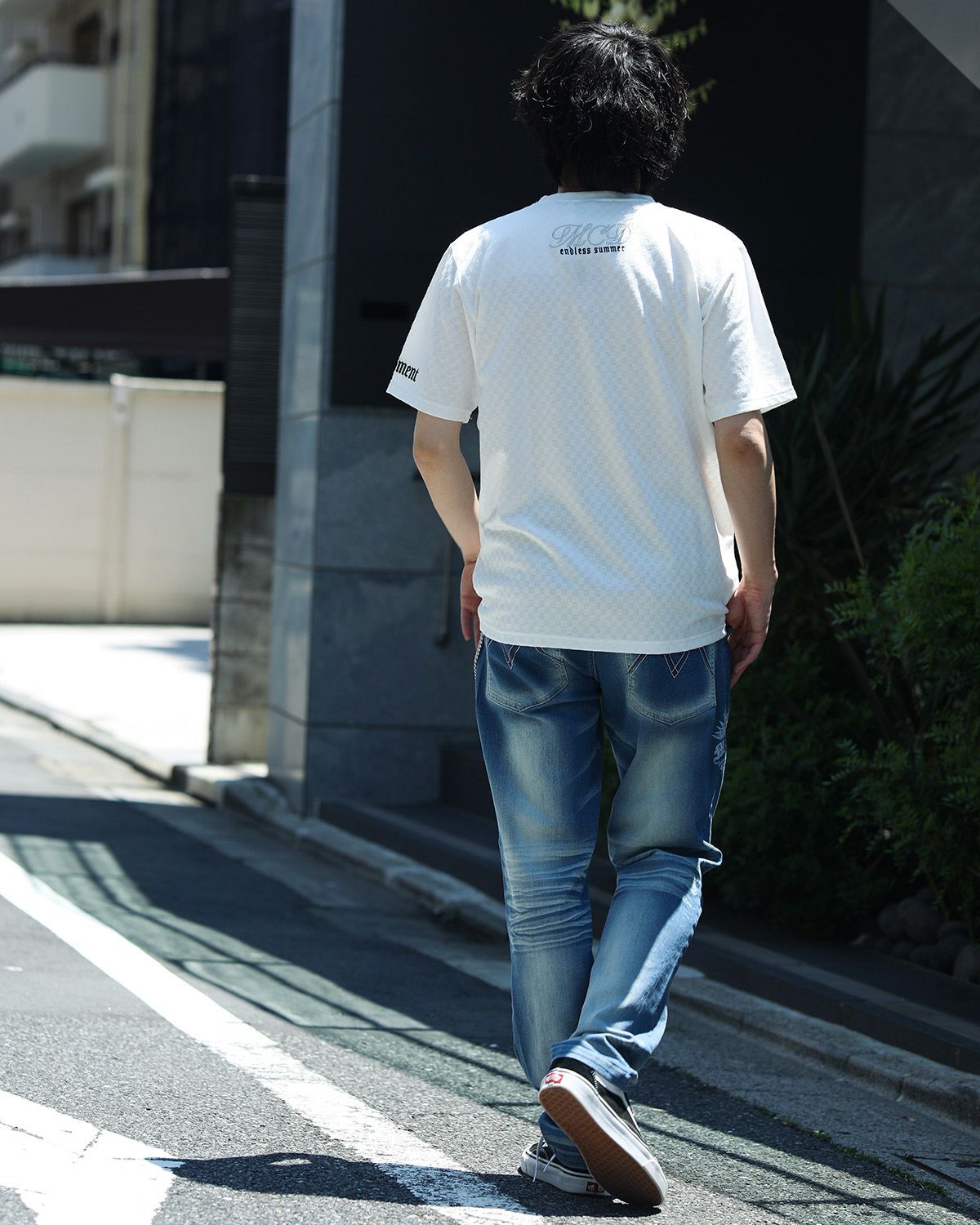 インディゴ:173cm/63kg(Lサイズ着用)