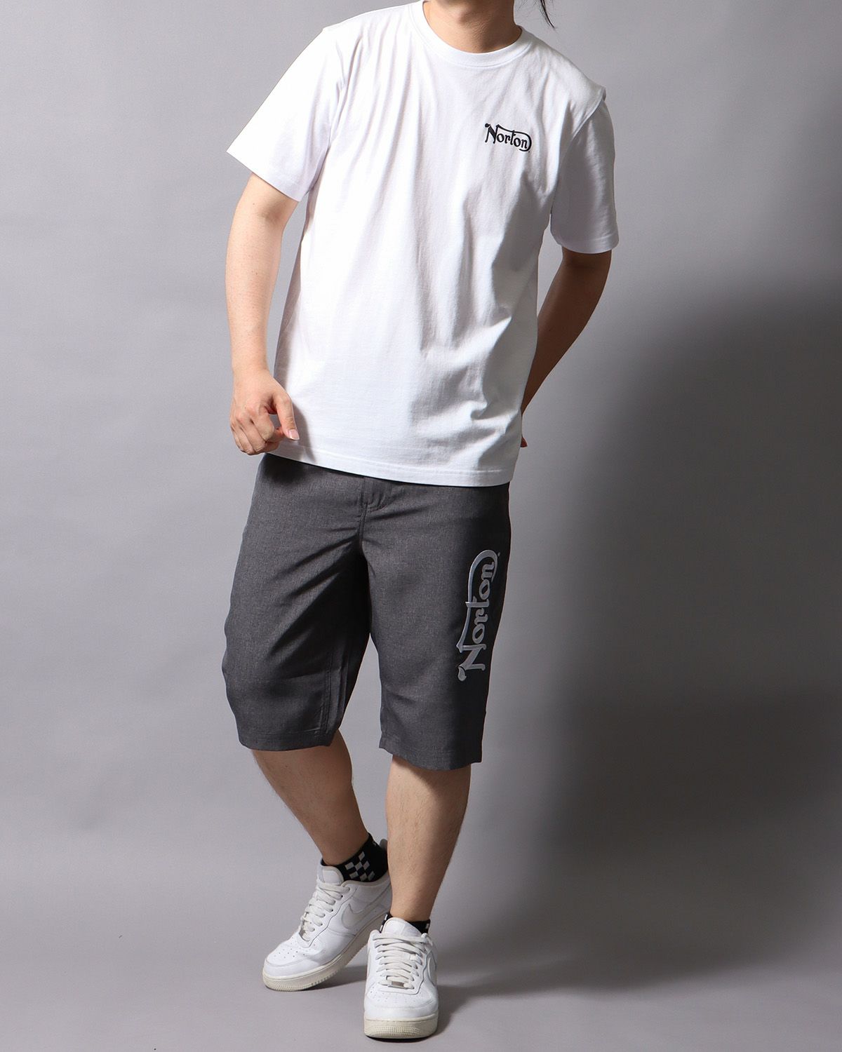 チャコール：178cm/75kg(Lサイズ着用)