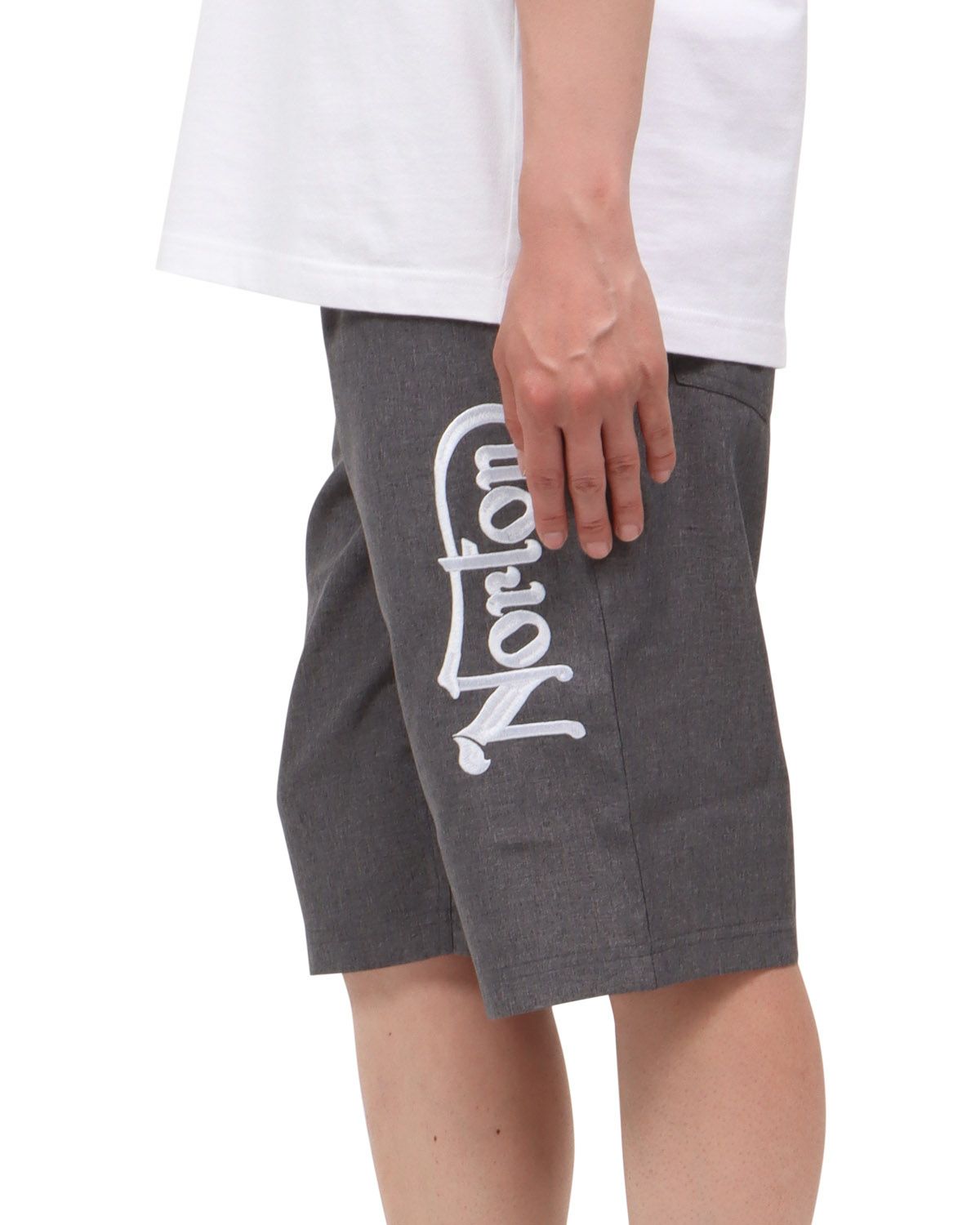 チャコール：174cm62kg(Lサイズ着用)