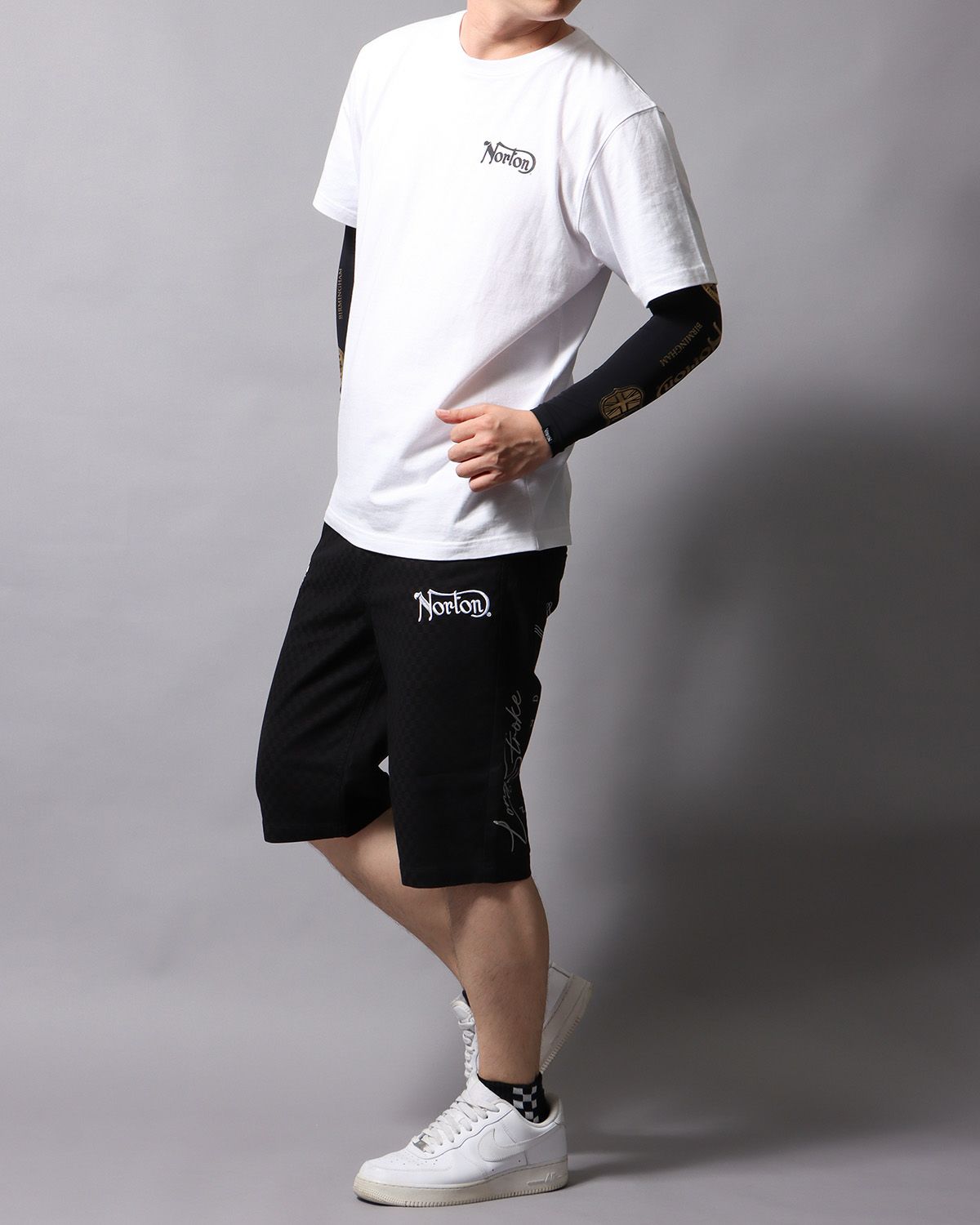 ブラック：178cm/75kg(Lサイズ着用)