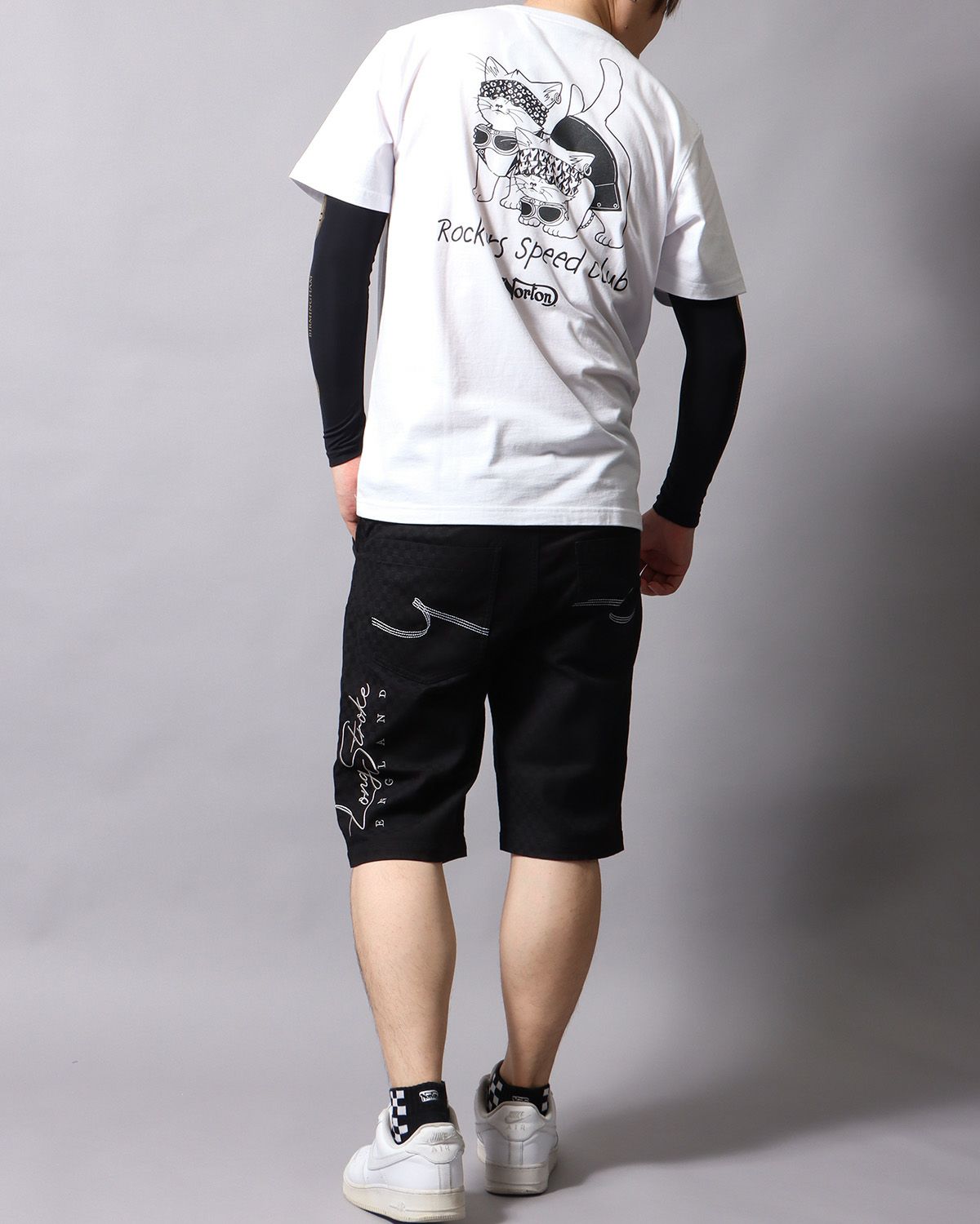 ブラック：178cm/75kg(Lサイズ着用)