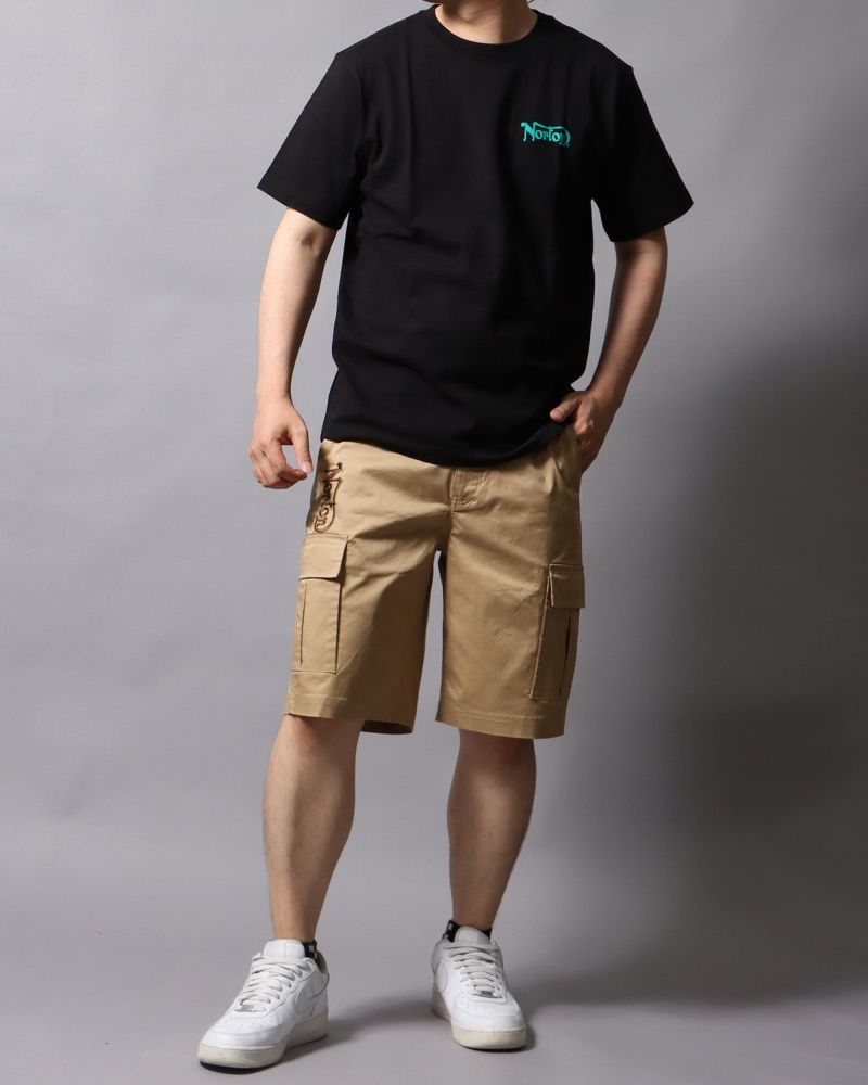 ベージュ：178cm/75kg(Lサイズ着用)