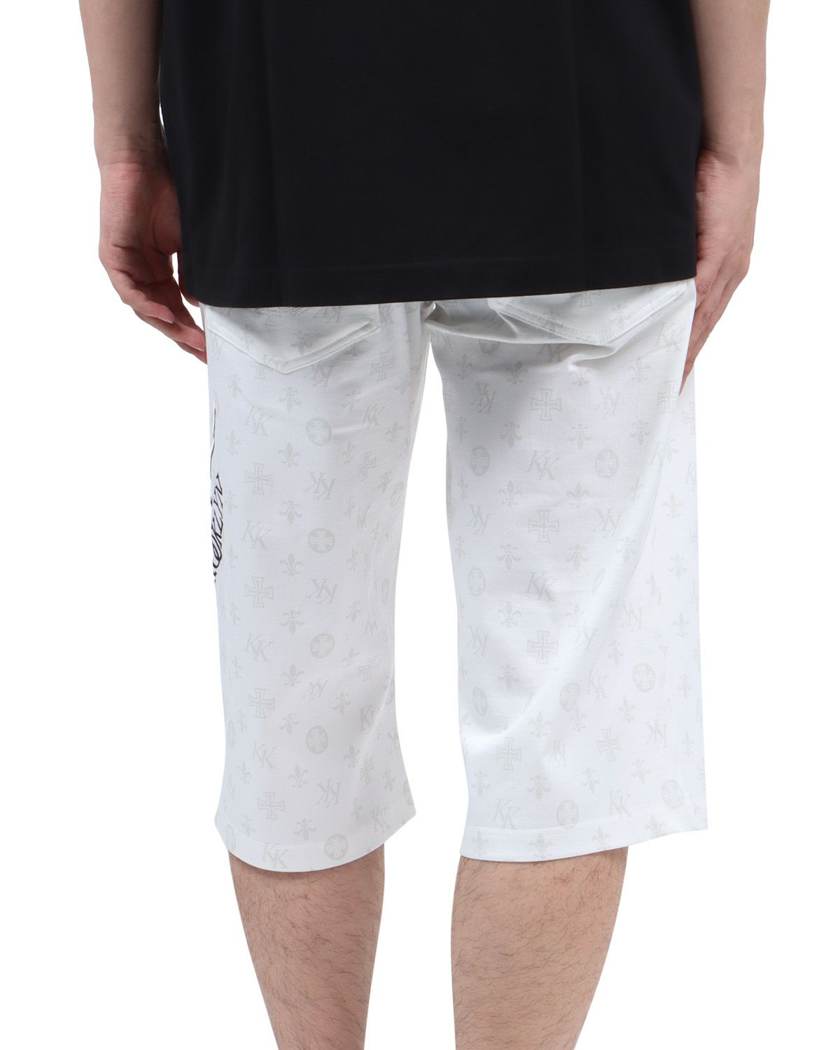 ホワイト：173cm63kg(Lサイズ着用)