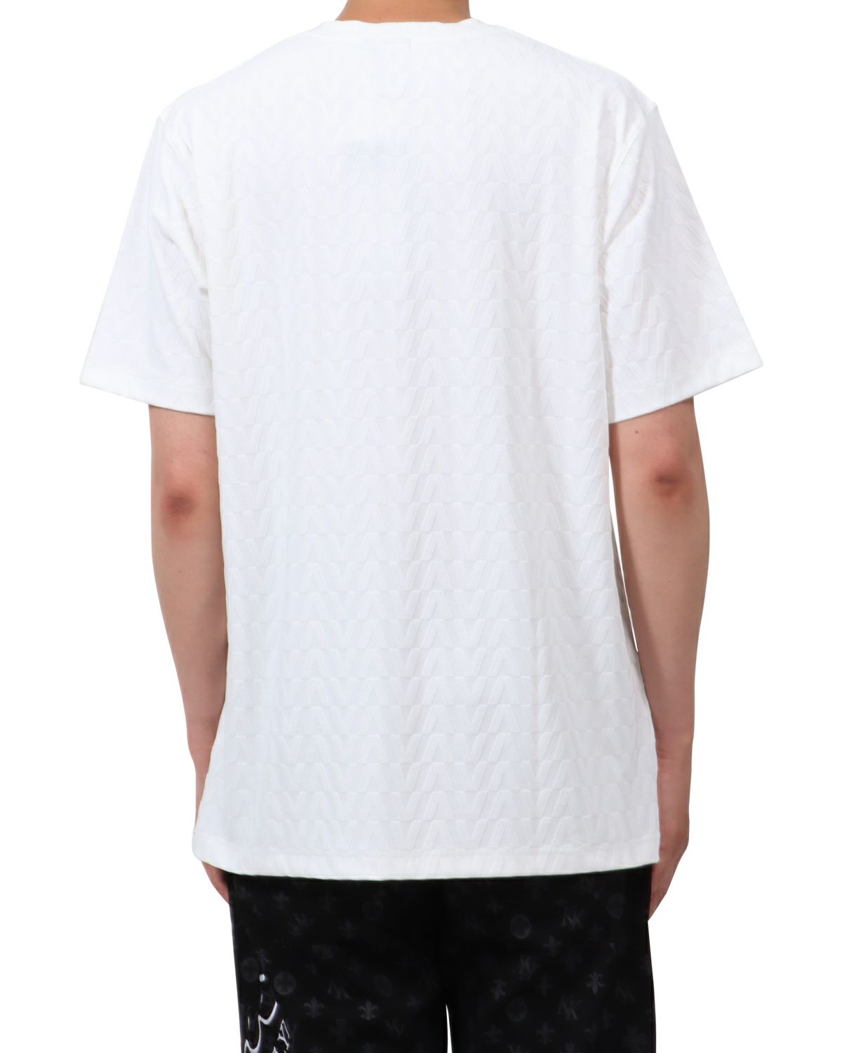 ホワイト：174cm62kg(Lサイズ着用)