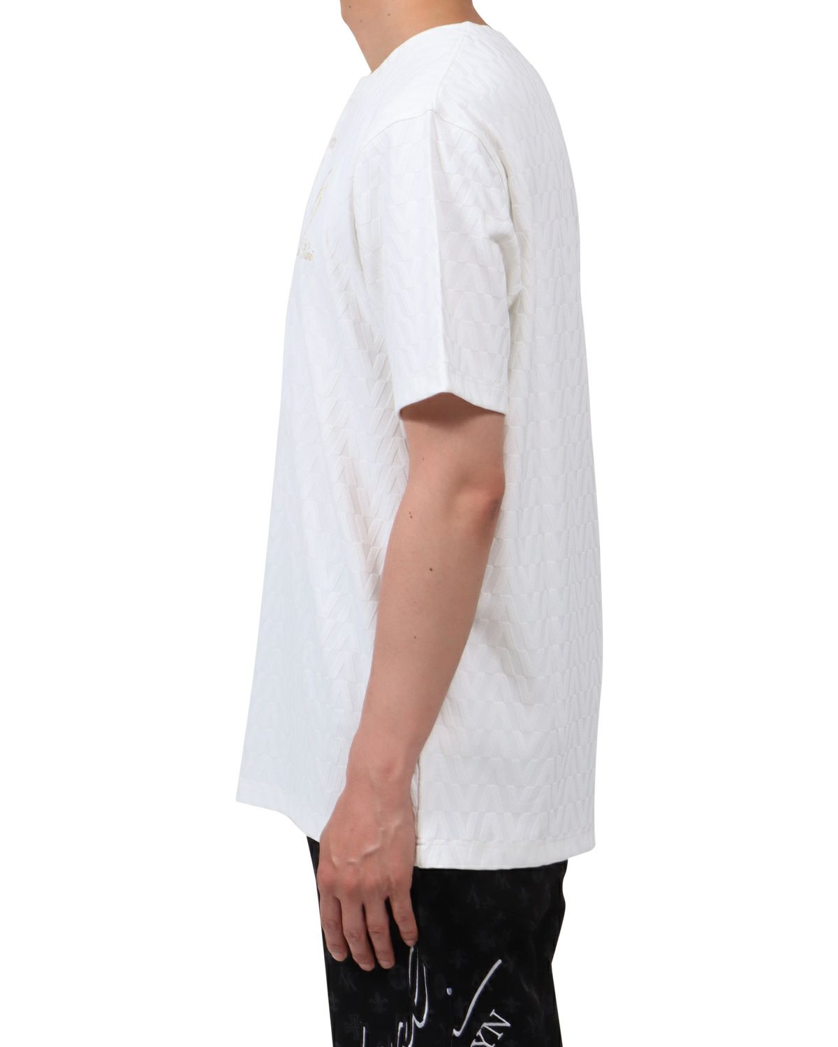 ホワイト：174cm62kg(Lサイズ着用)