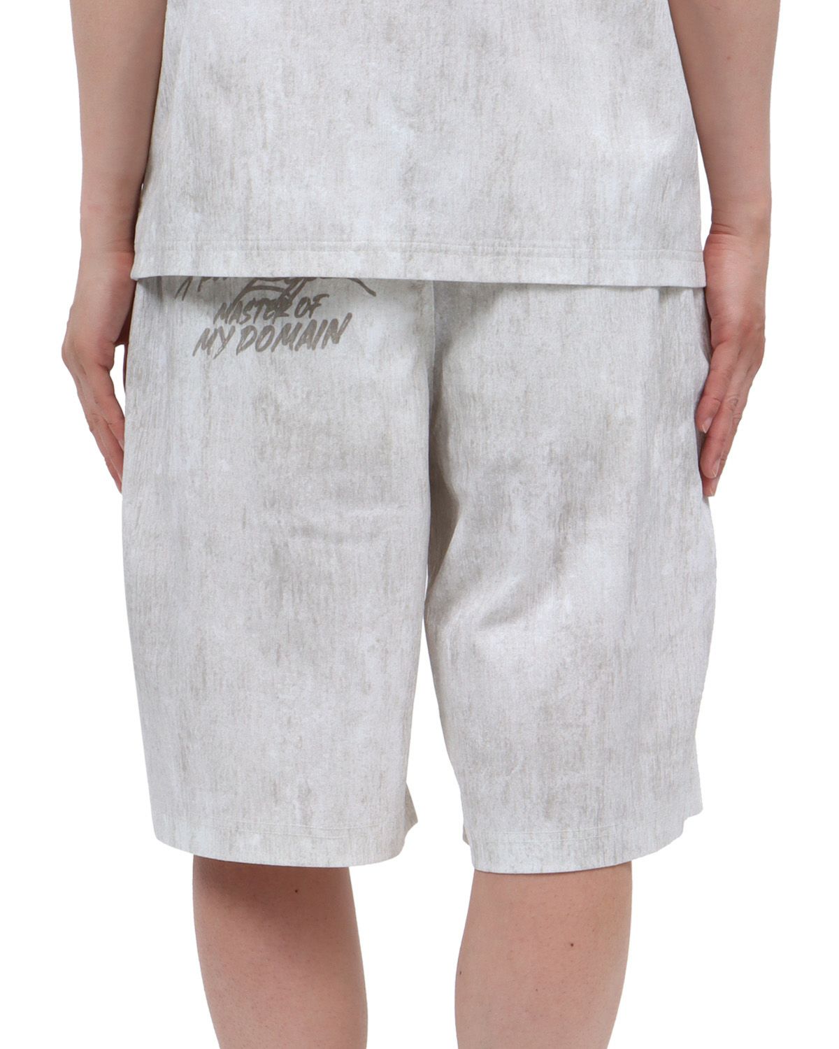 オフホワイト：174cm62kg(34inc着用)