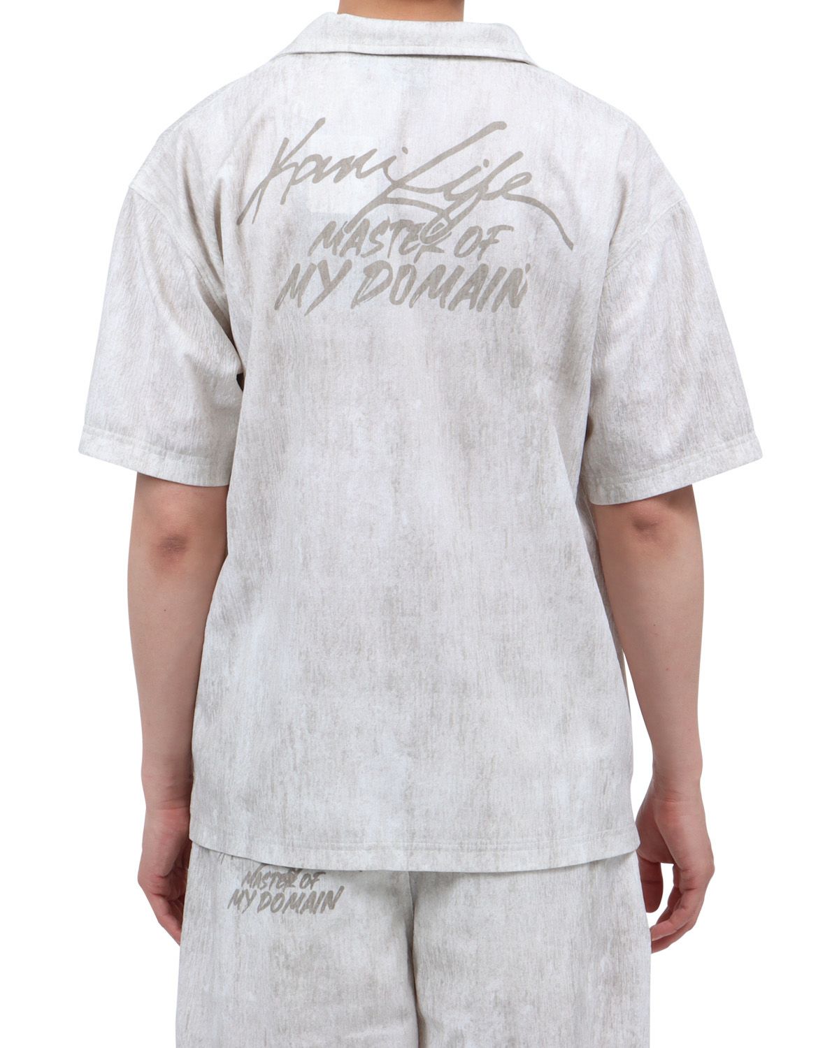 オフホワイト：174cm62kg(Lサイズ着用)