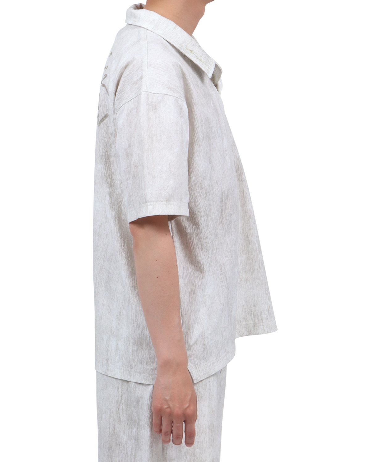 オフホワイト：174cm62kg(Lサイズ着用)