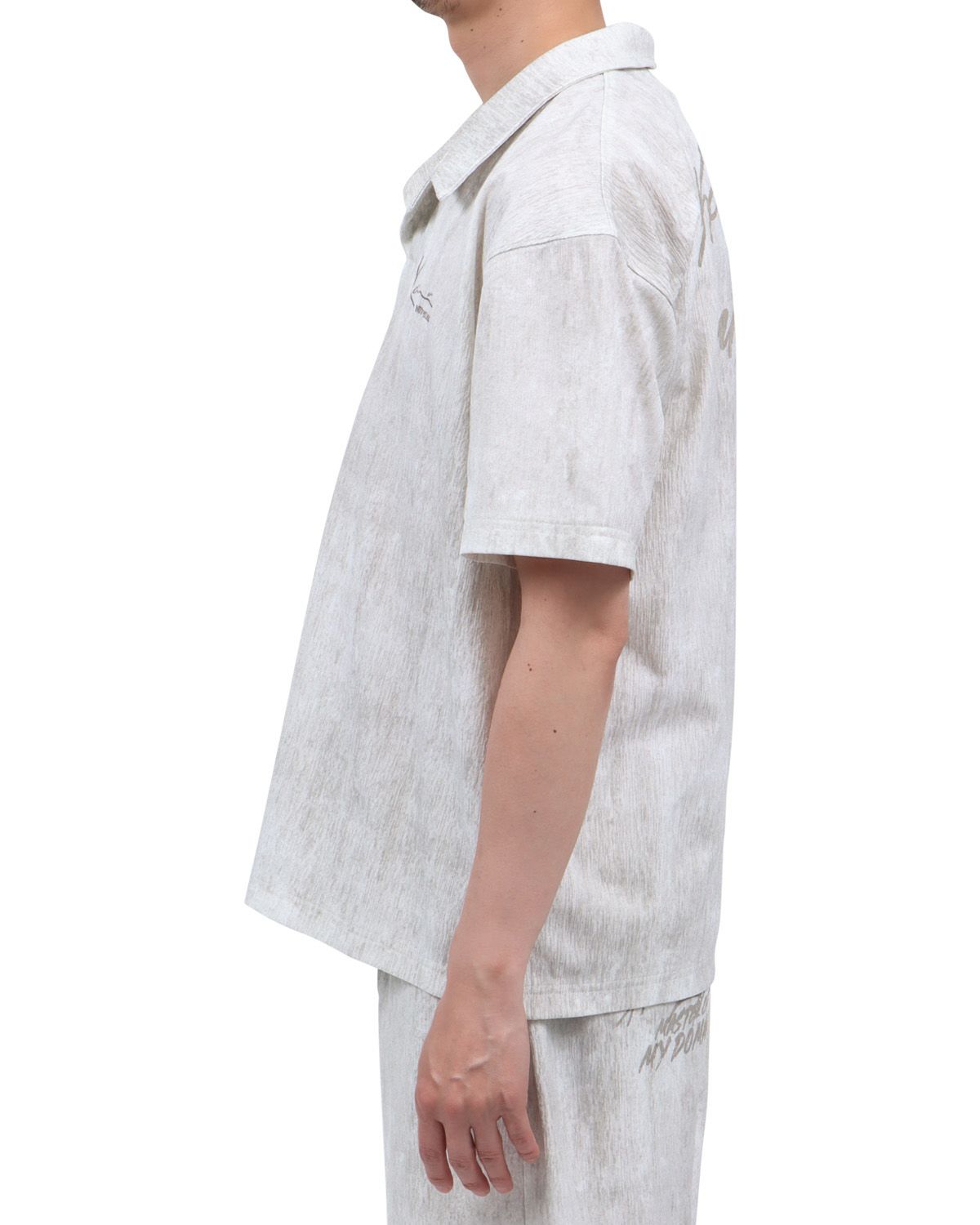 オフホワイト：174cm62kg(Lサイズ着用)