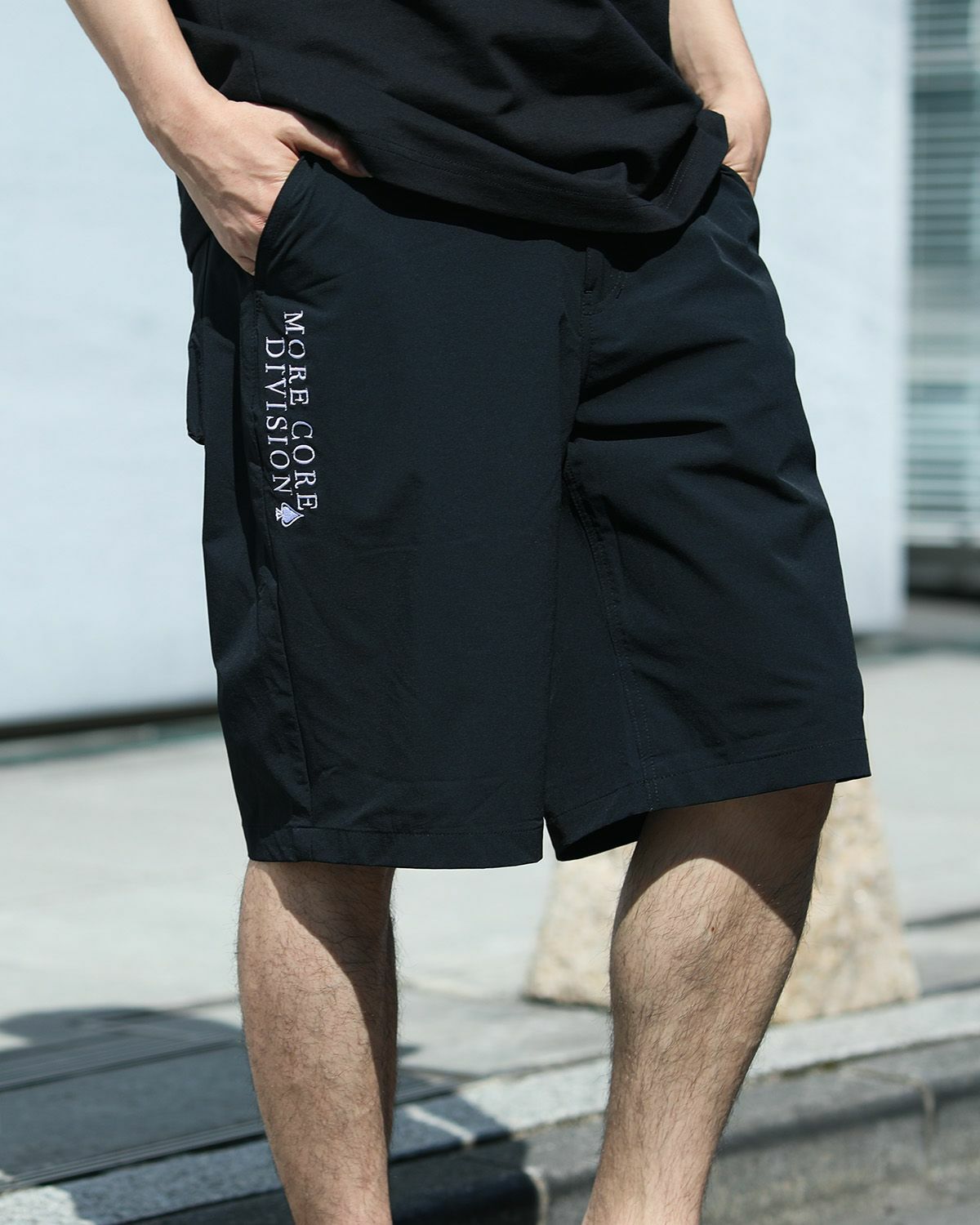 ブラック:173cm/63kg(Lサイズ着用)