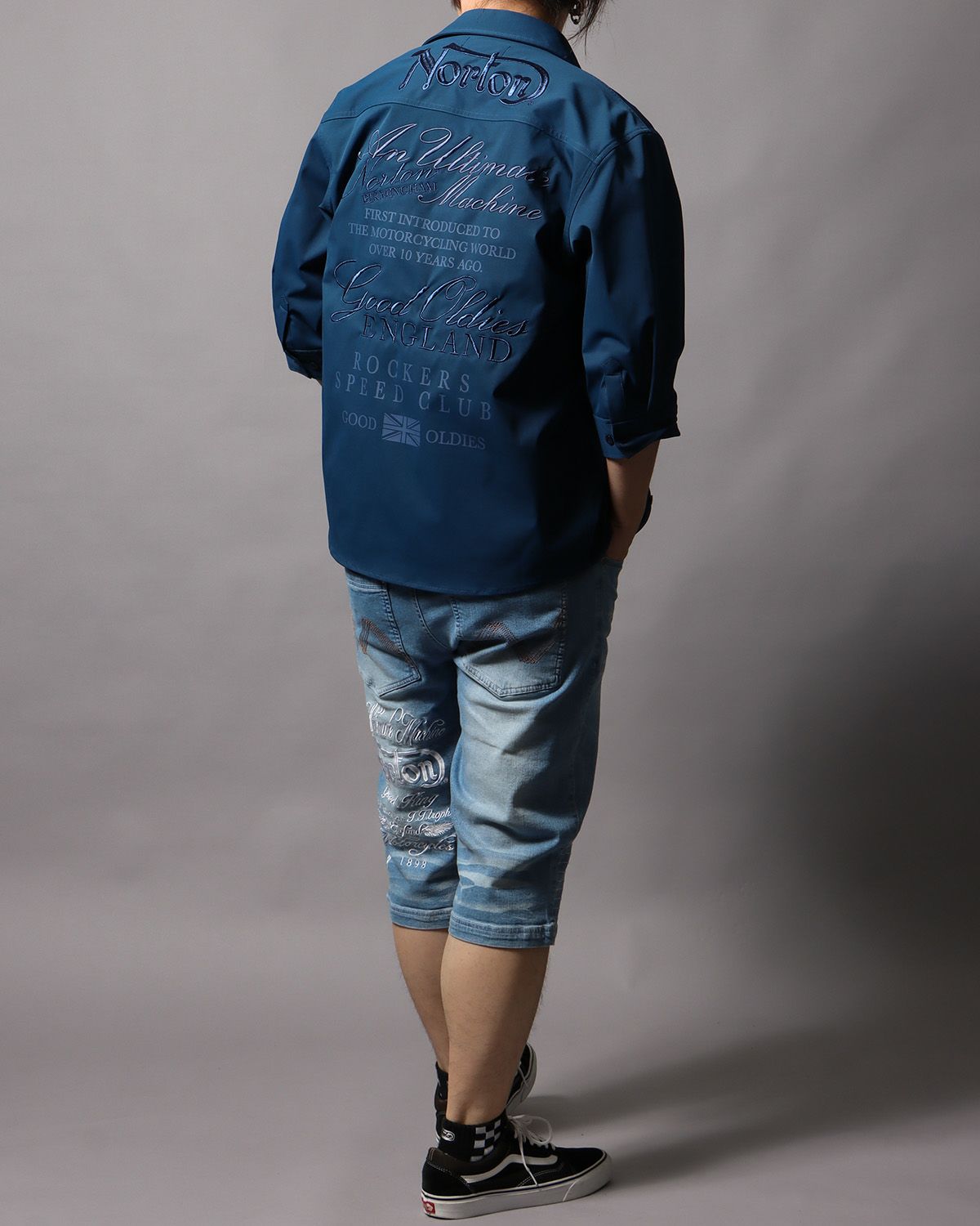 ブルー：178cm/75kg(Lサイズ着用)