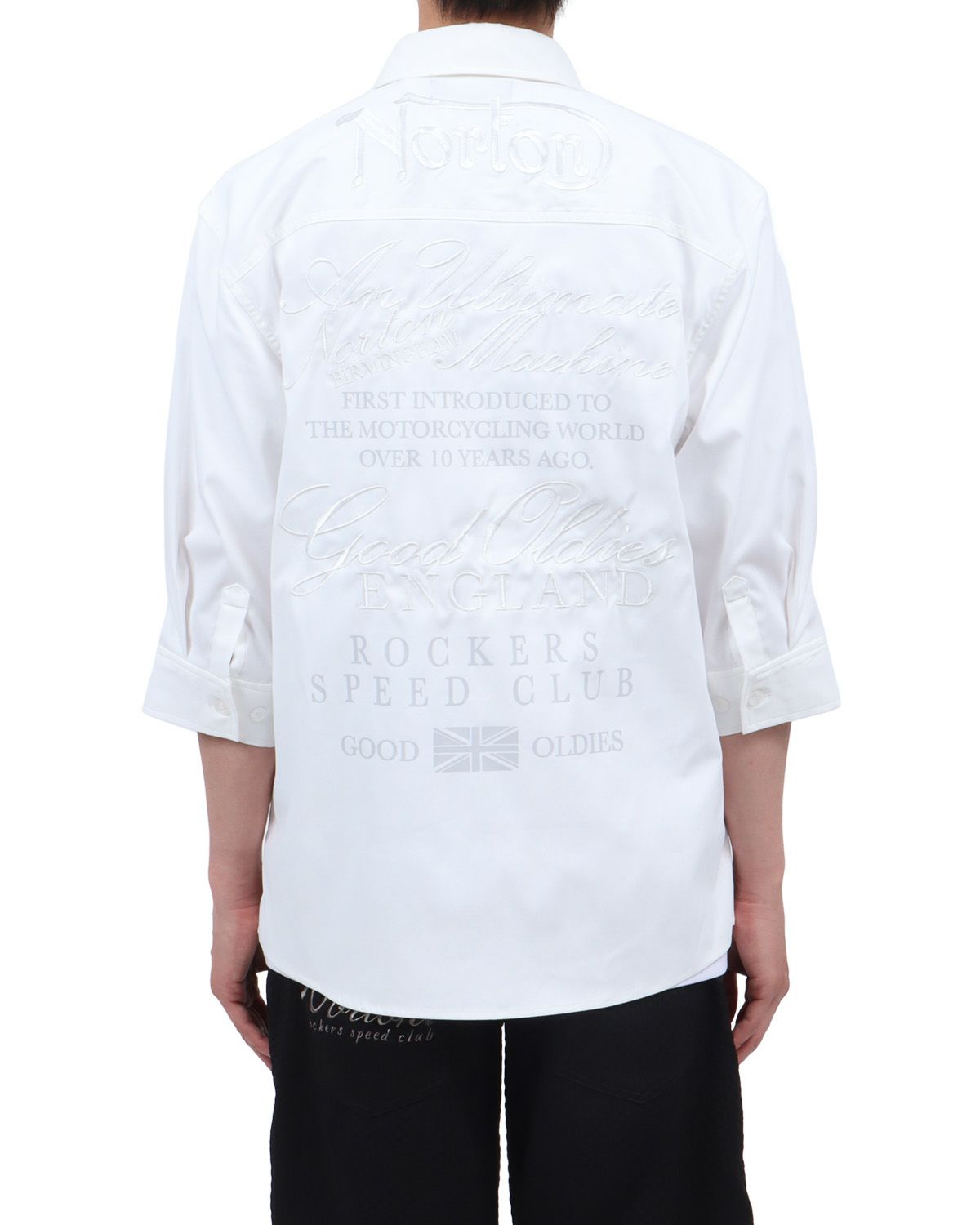 ホワイト：174cm62kg(Lサイズ着用)