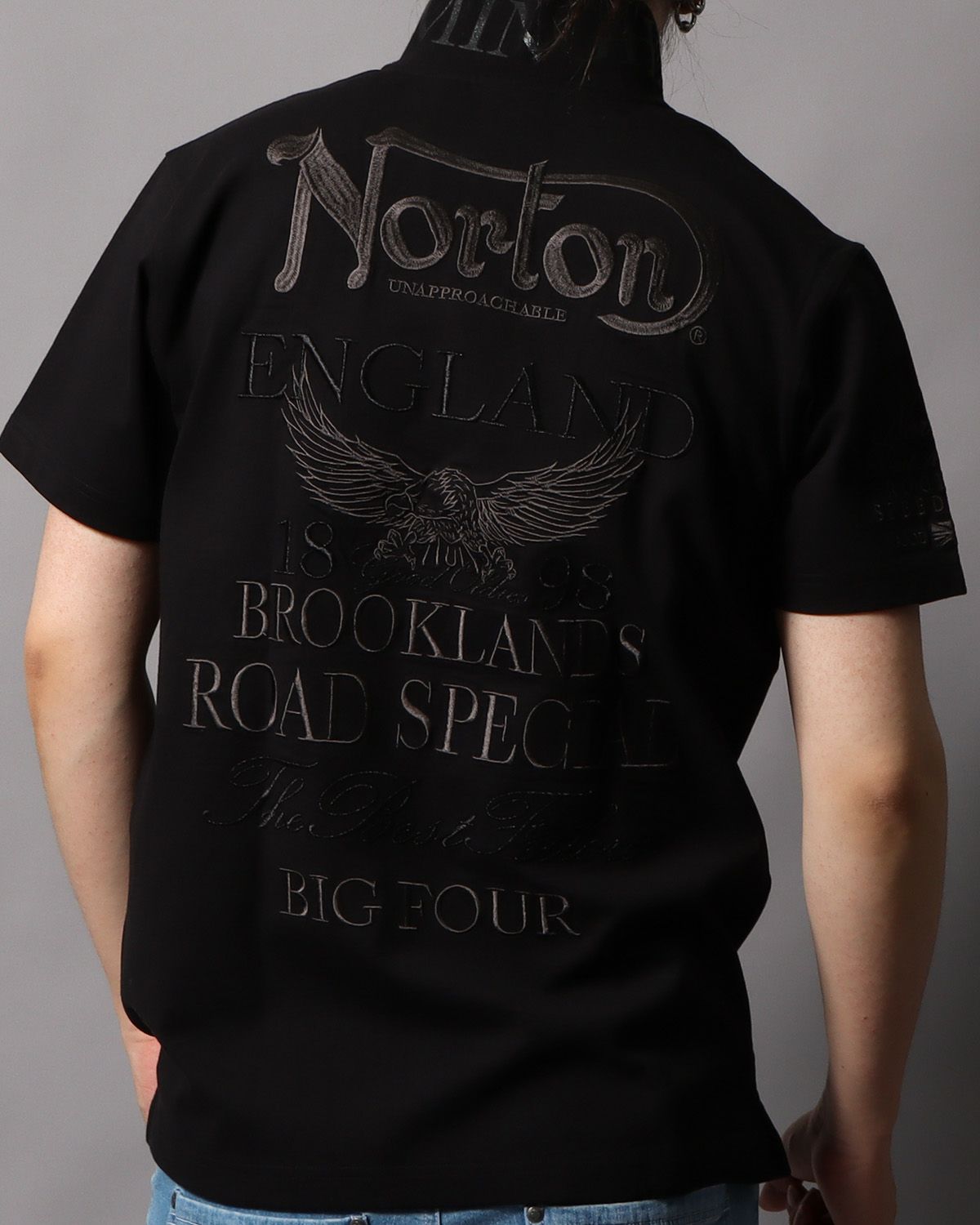 ブラック：178cm/75kg(Lサイズ着用)