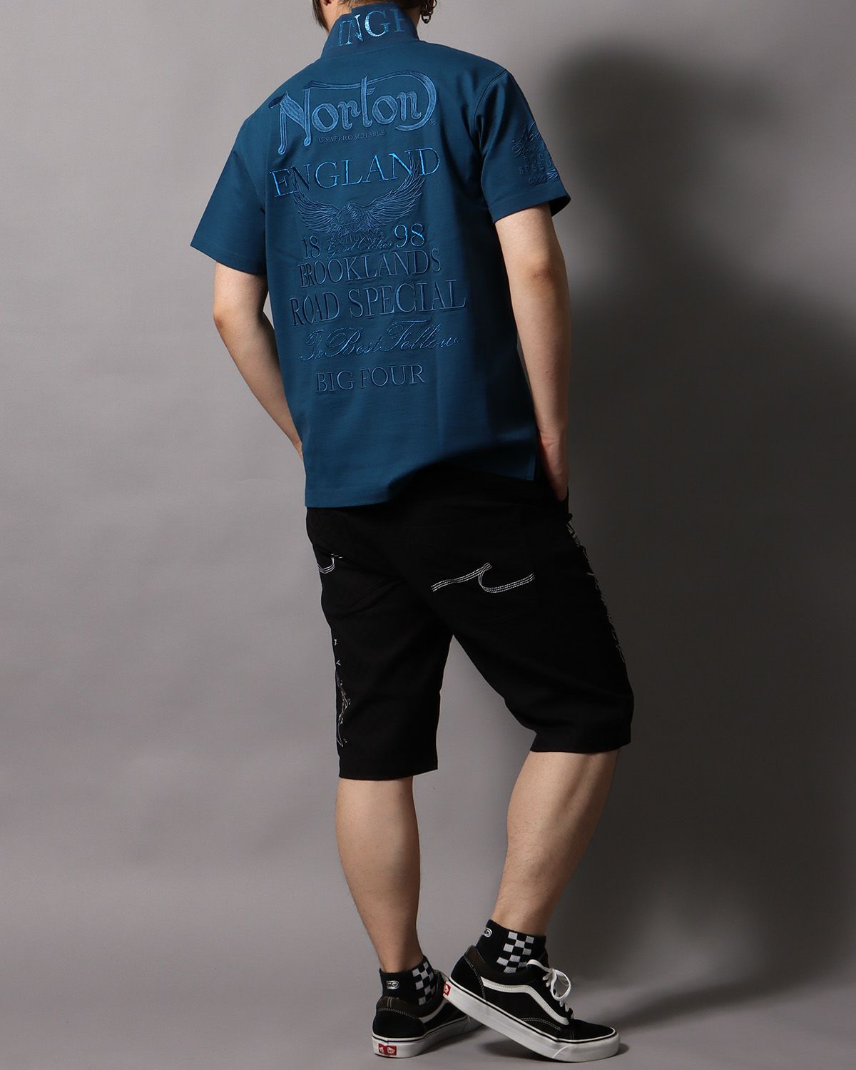 ブルー：178cm/75kg(Lサイズ着用)