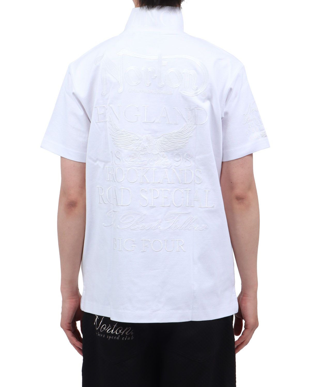 ホワイト：174cm62kg(Lサイズ着用)