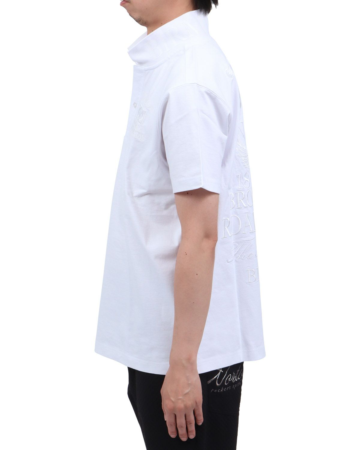 ホワイト：174cm62kg(Lサイズ着用)