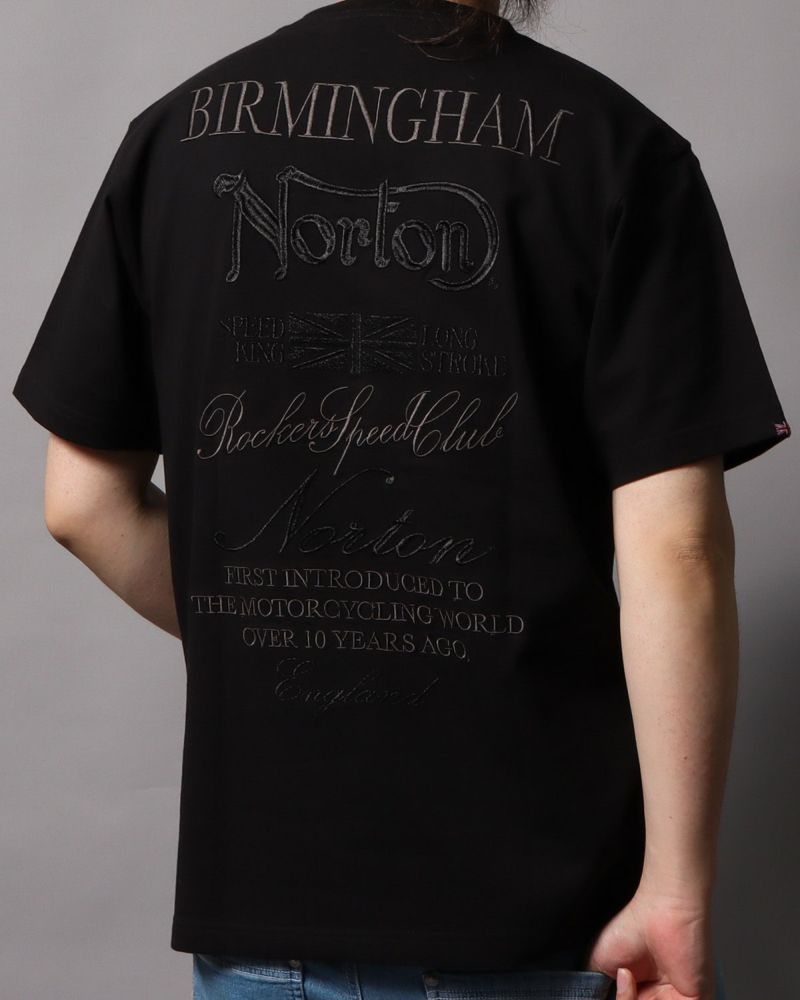 ブラック：178cm/75kg(Lサイズ着用)