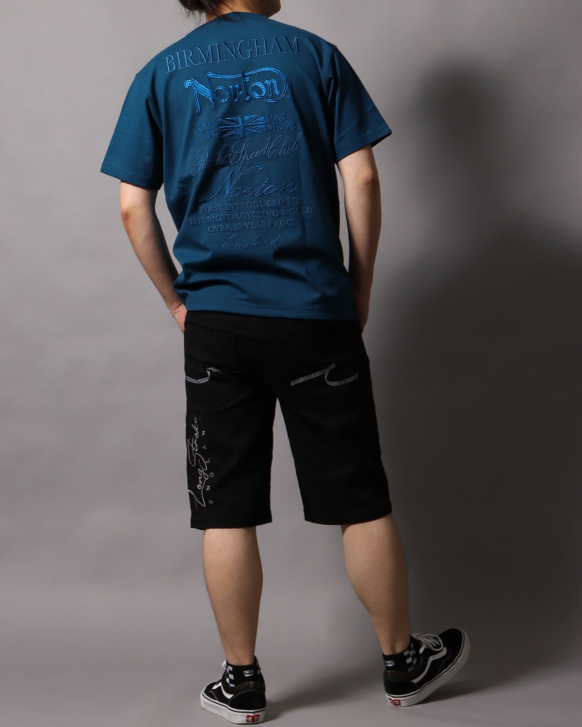 ブルー：178cm/75kg(Lサイズ着用)