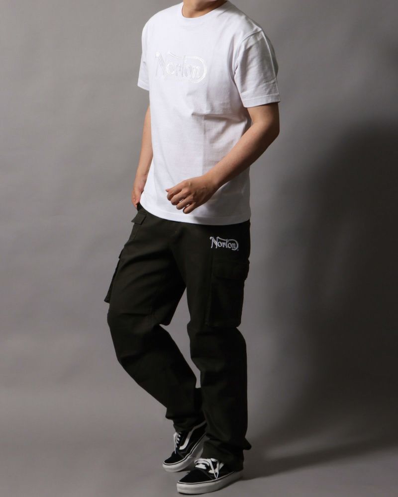 ホワイト：178cm/75kg(Lサイズ着用)