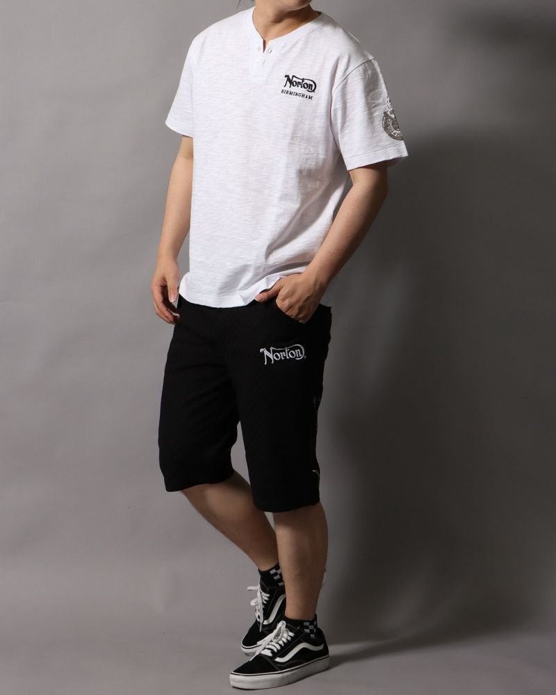 ホワイト：178cm/75kg(Lサイズ着用)