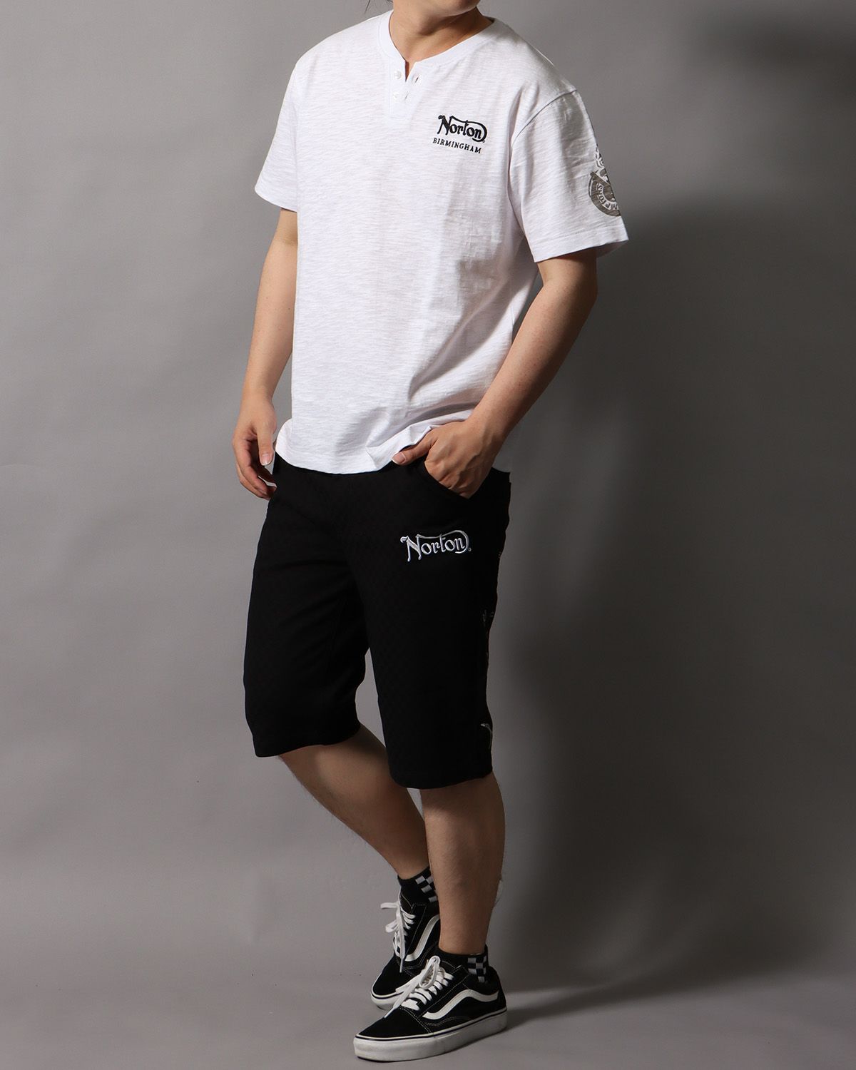 ホワイト：178cm/75kg(Lサイズ着用)