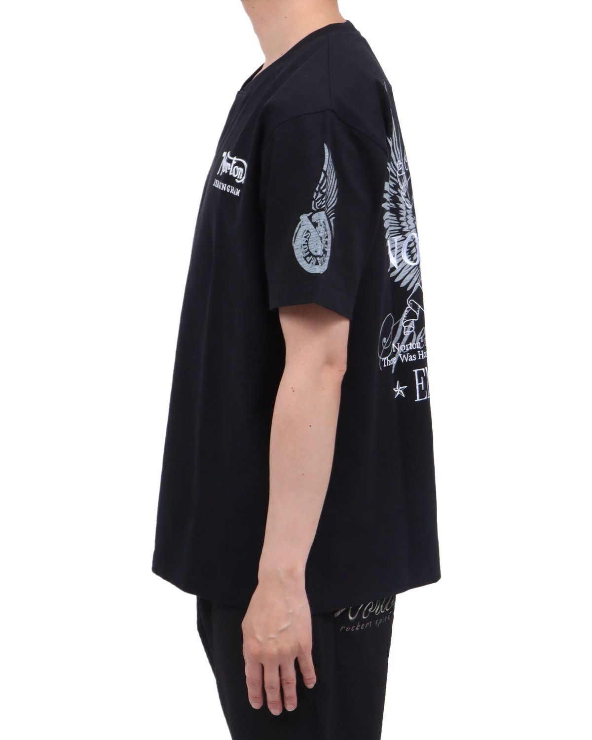 ブラック：174cm62kg(Lサイズ着用)