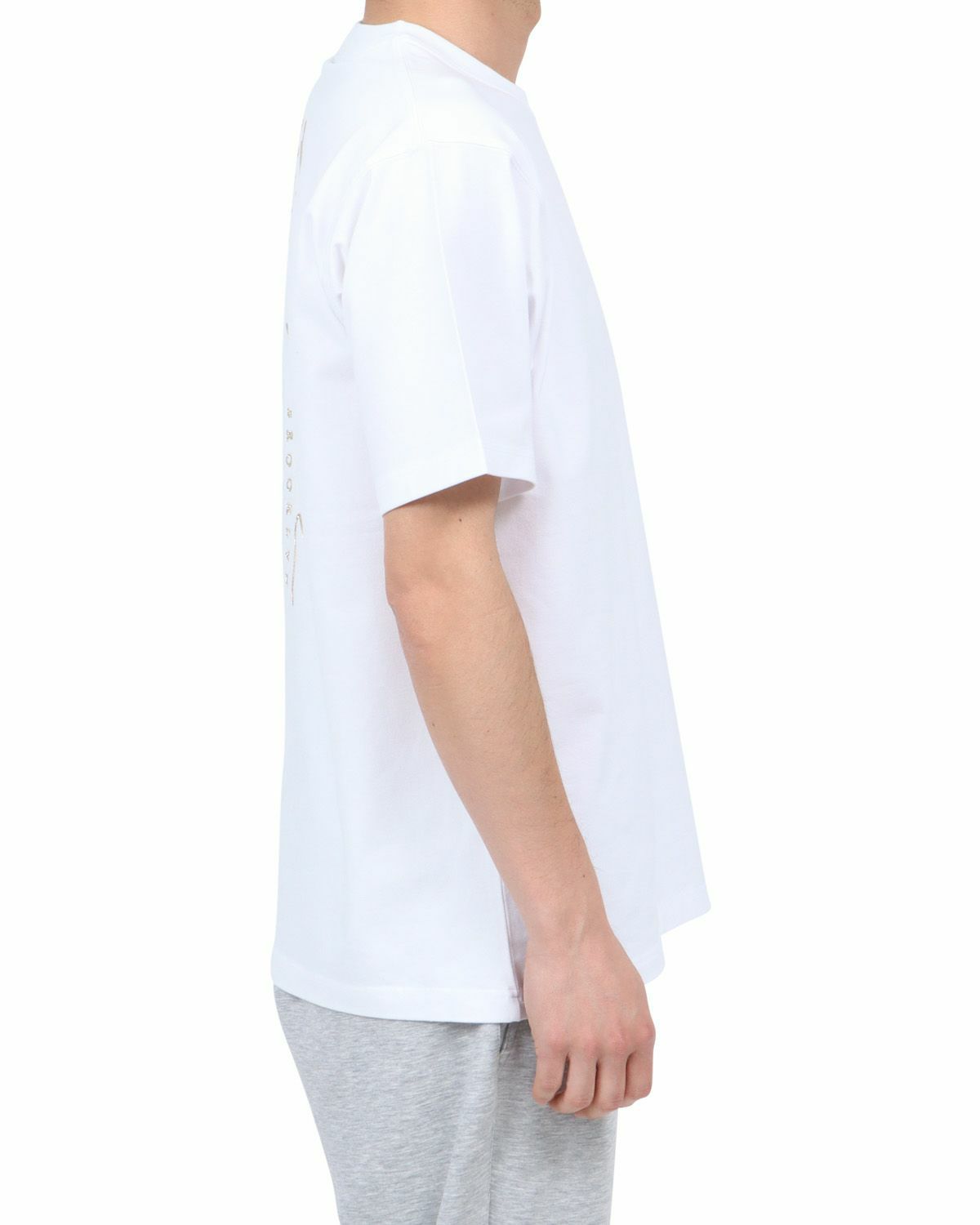 ホワイト：180cm67kg(Lサイズ着用)