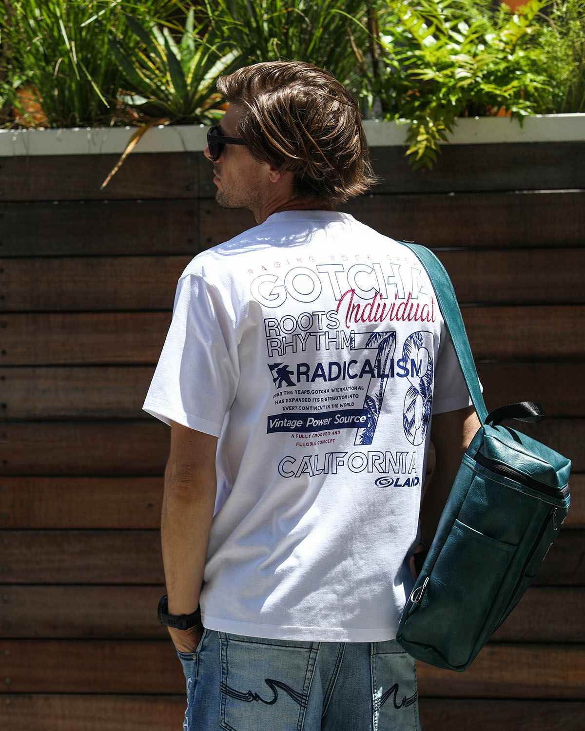 ホワイト：183cm/70kg(Lサイズ着用)