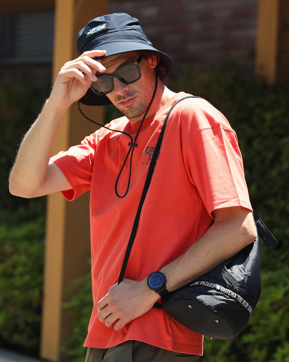 オレンジ：183cm/70kg(Lサイズ着用)