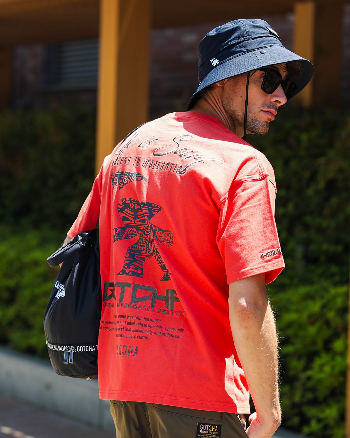 オレンジ：183cm/70kg(Lサイズ着用)