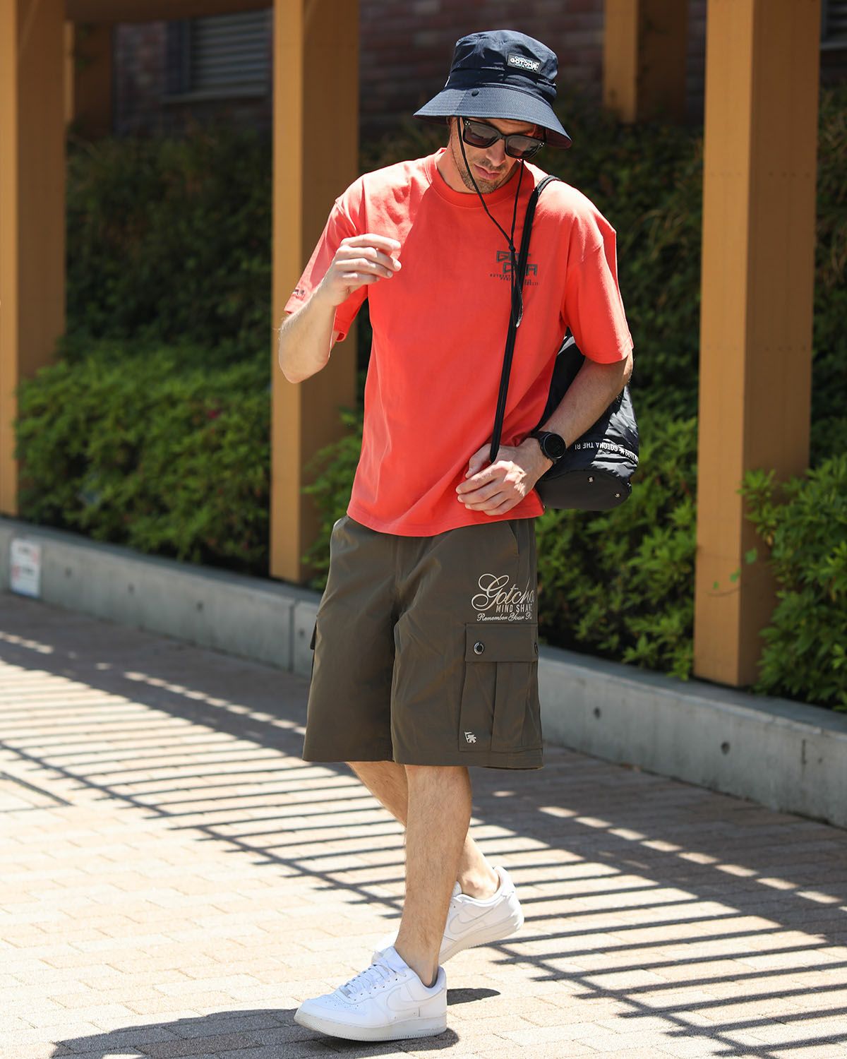 オレンジ：183cm/70kg(Lサイズ着用)