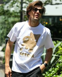 ベージュ：183cm/70kg(Lサイズ着用)