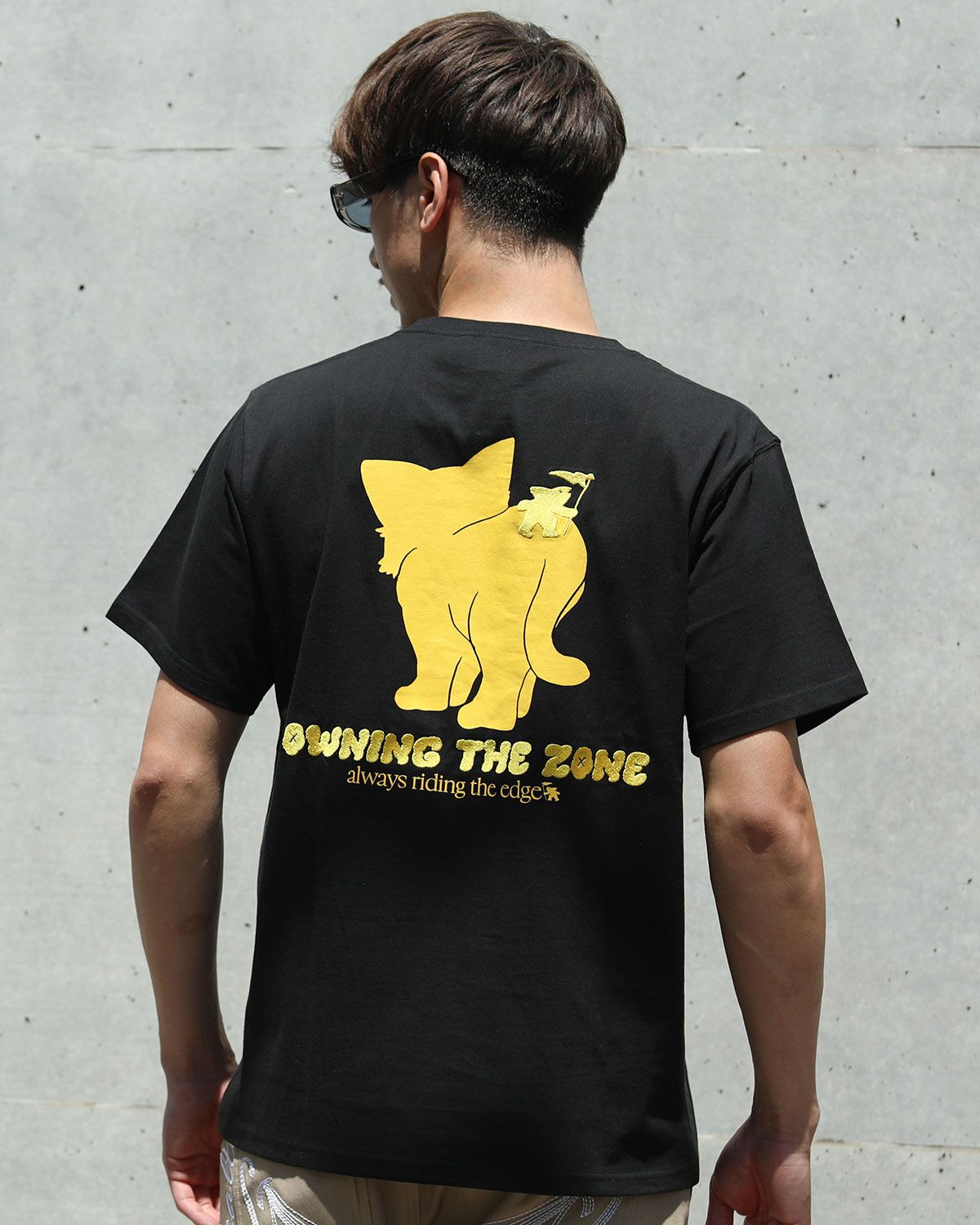 ブラック：180cm/70kg(Lサイズ着用)