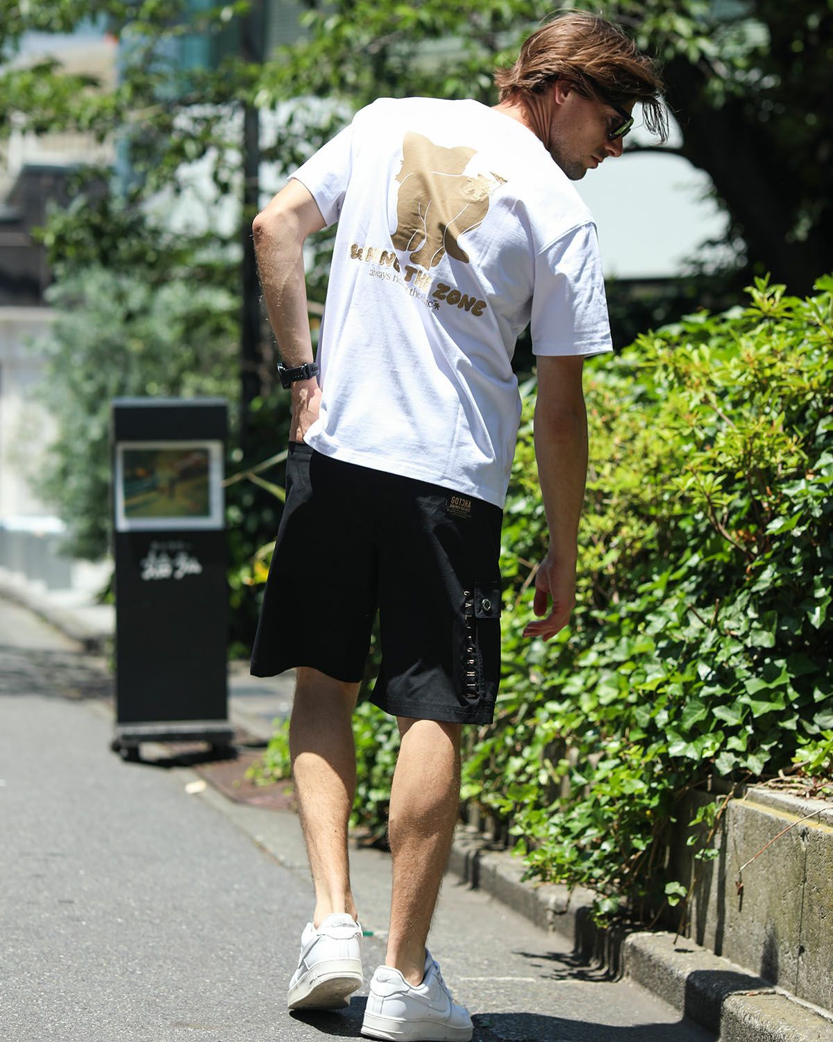 ベージュ：183cm/70kg(Lサイズ着用)