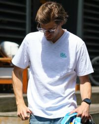 ホワイト：183cm/70kg(Lサイズ着用)