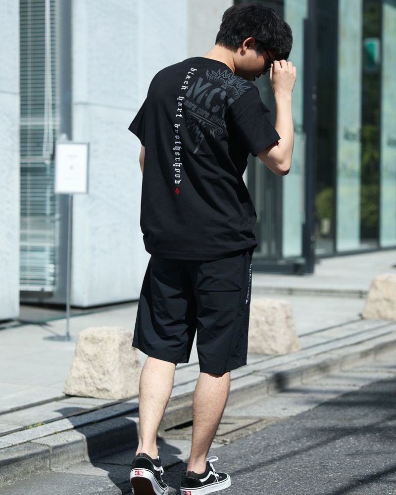 ブラック:173cm/63kg(Lサイズ着用)