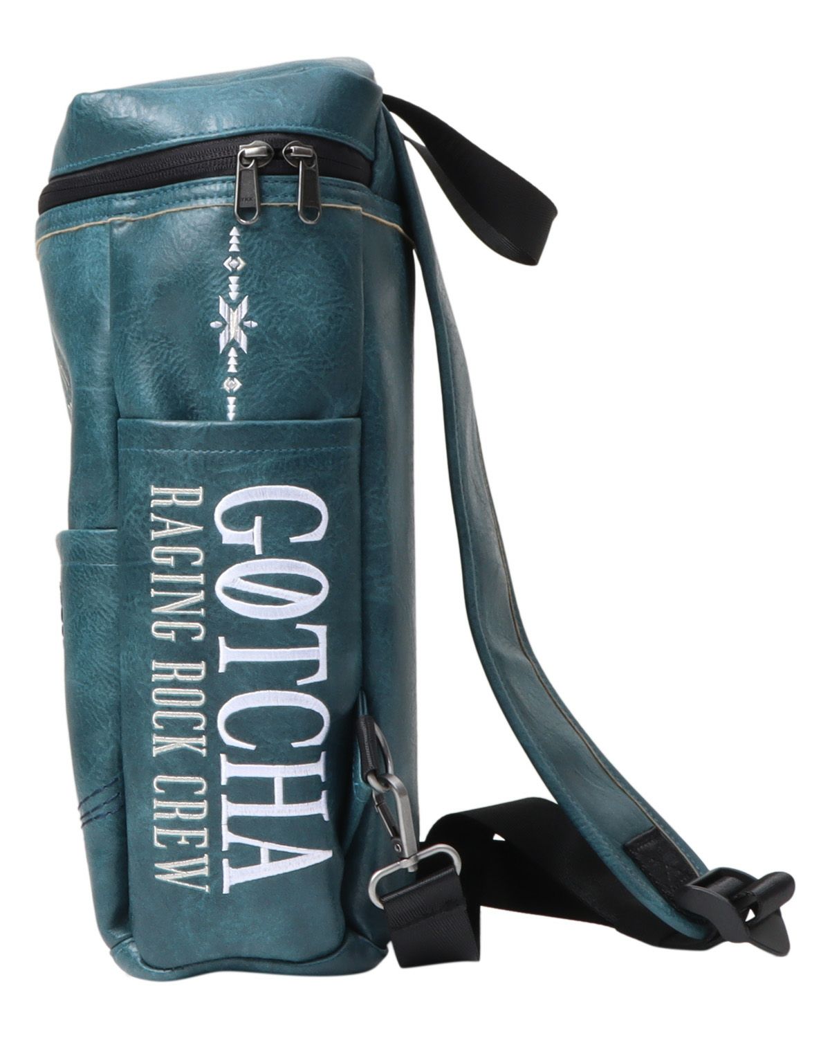 エメラルドグリーン