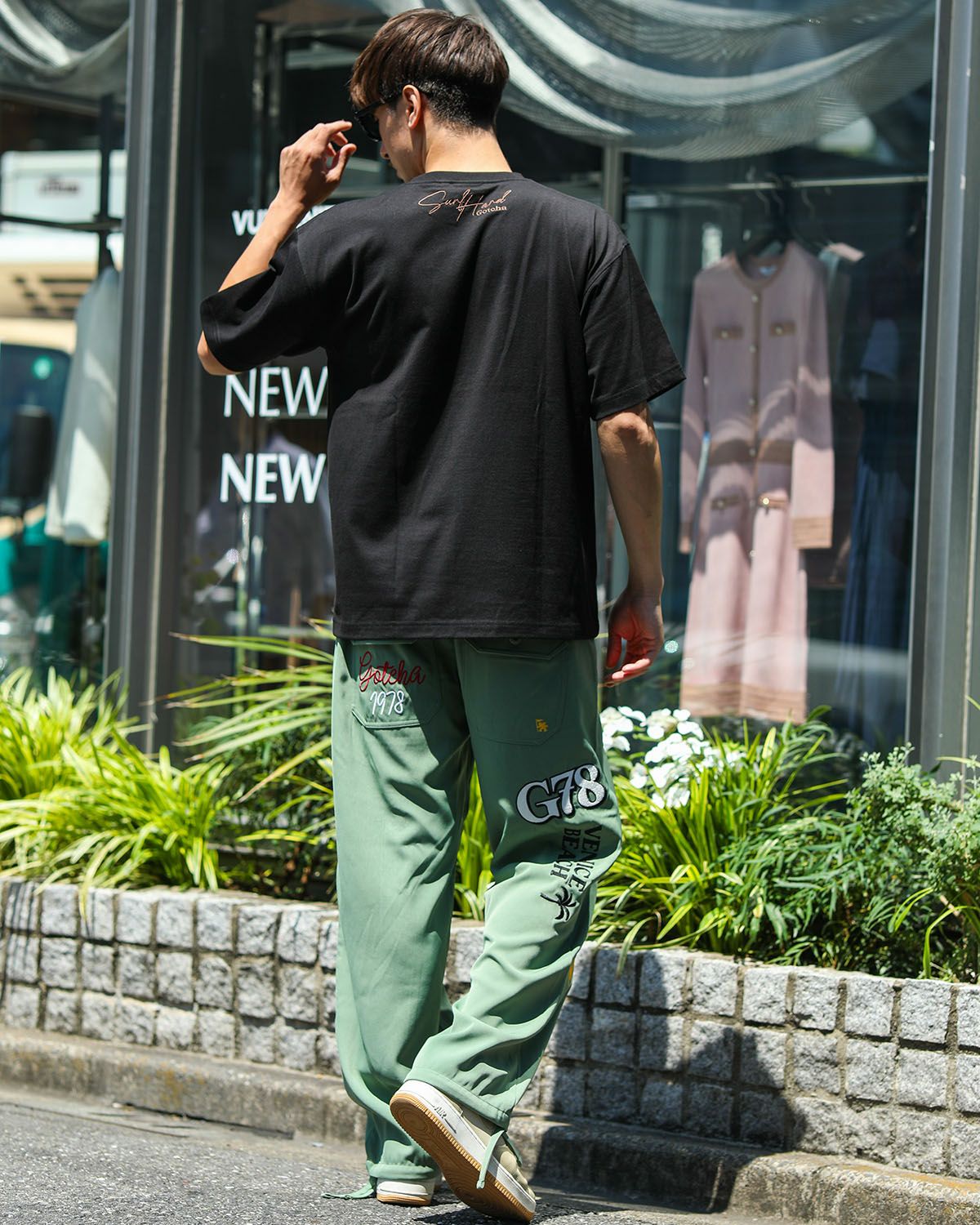 オリーブ：180cm/70kg(Lサイズ着用)