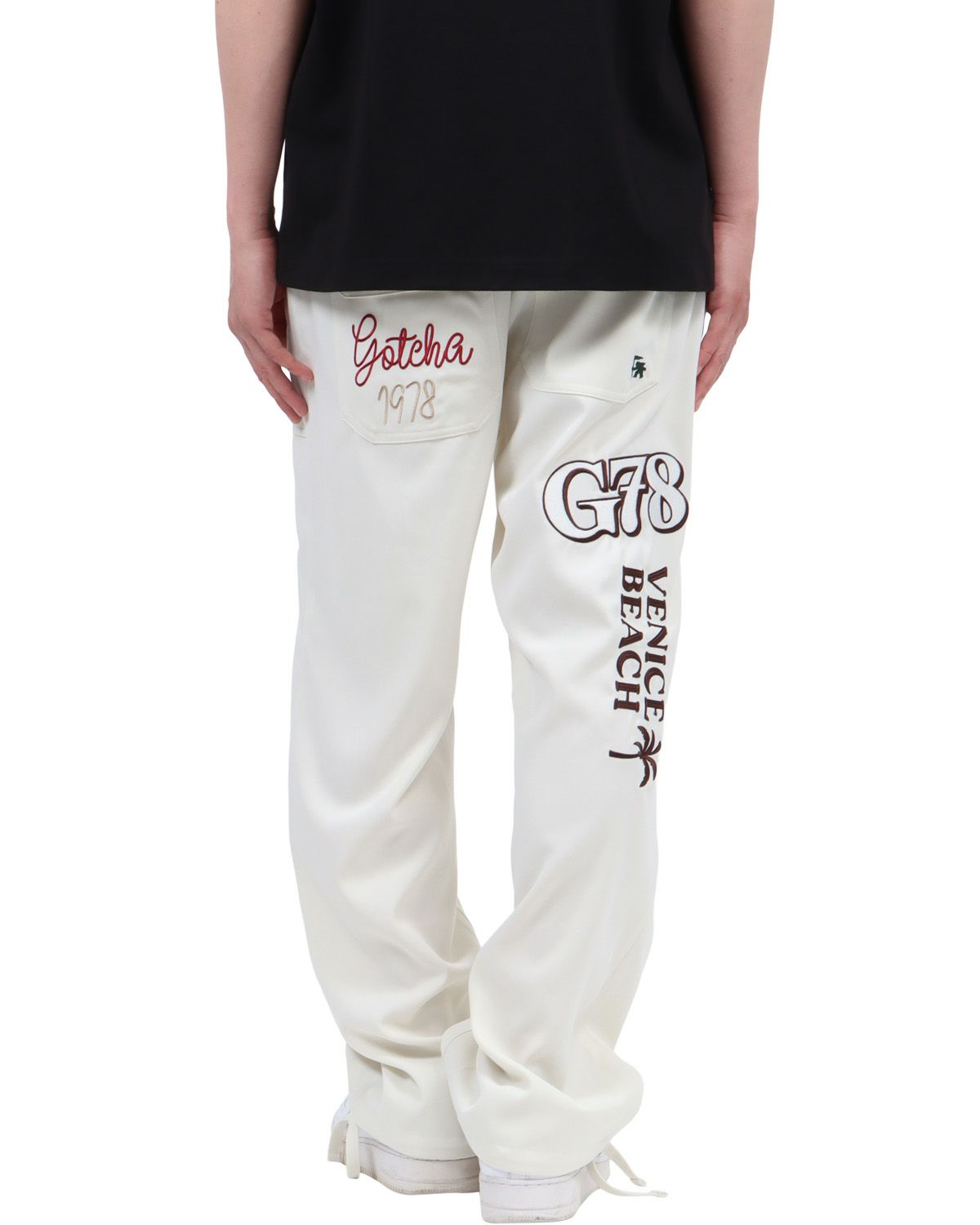 オフホワイト：174cm62kg(Mサイズ着用)